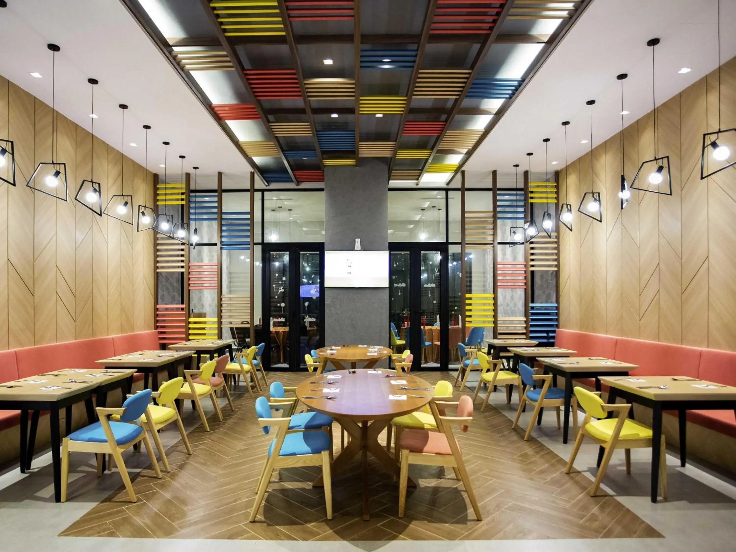 Restaurant/places to eat in ibis Styles Kota Bharu Restaurant/places to eat in ibis Styles Kota Bharu