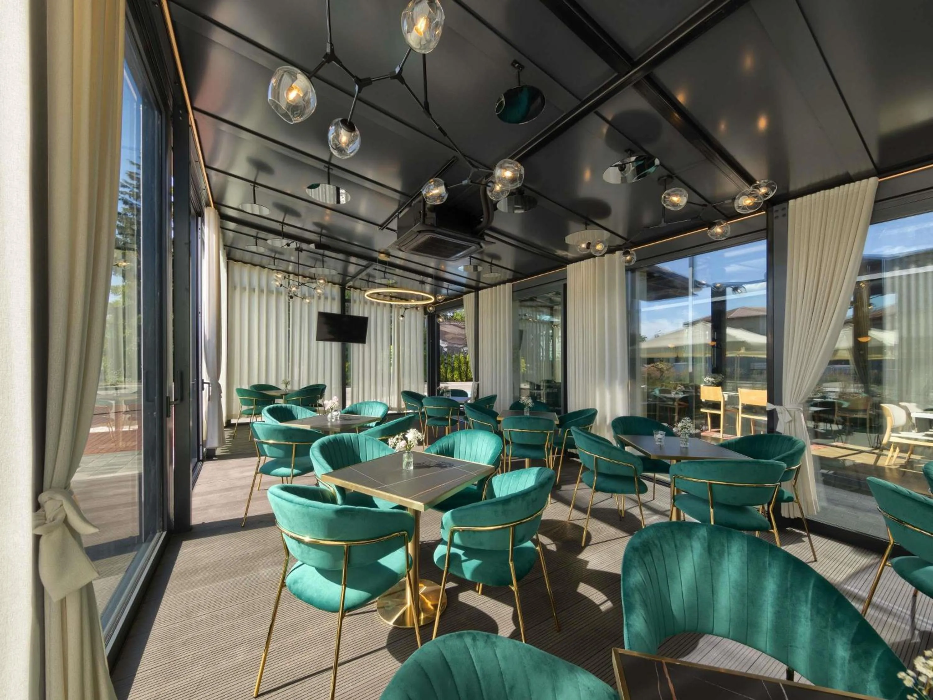 Restaurant/places to eat in Mercure Bialystok