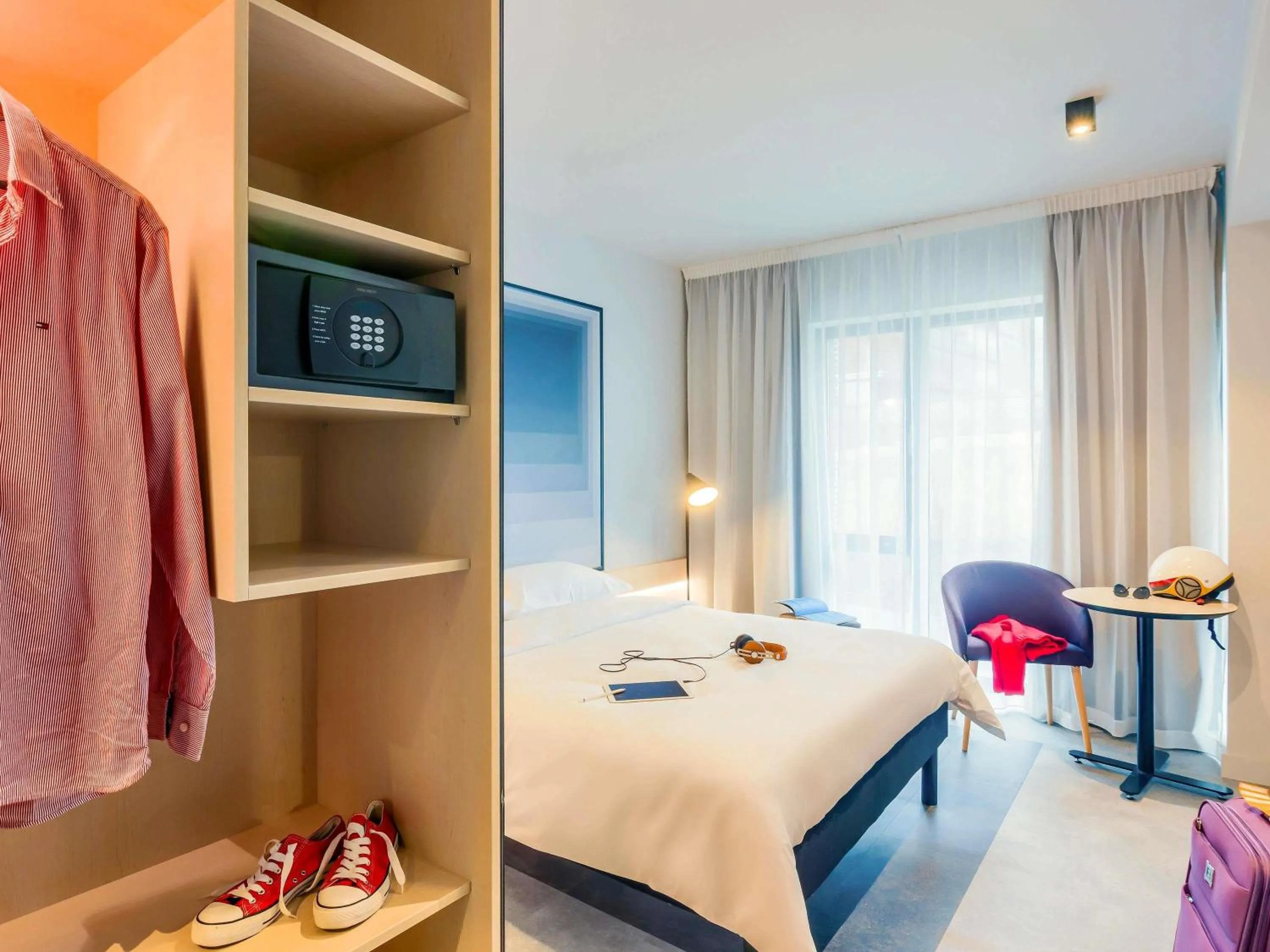 Property building, Bed in ibis Timisoara City Center