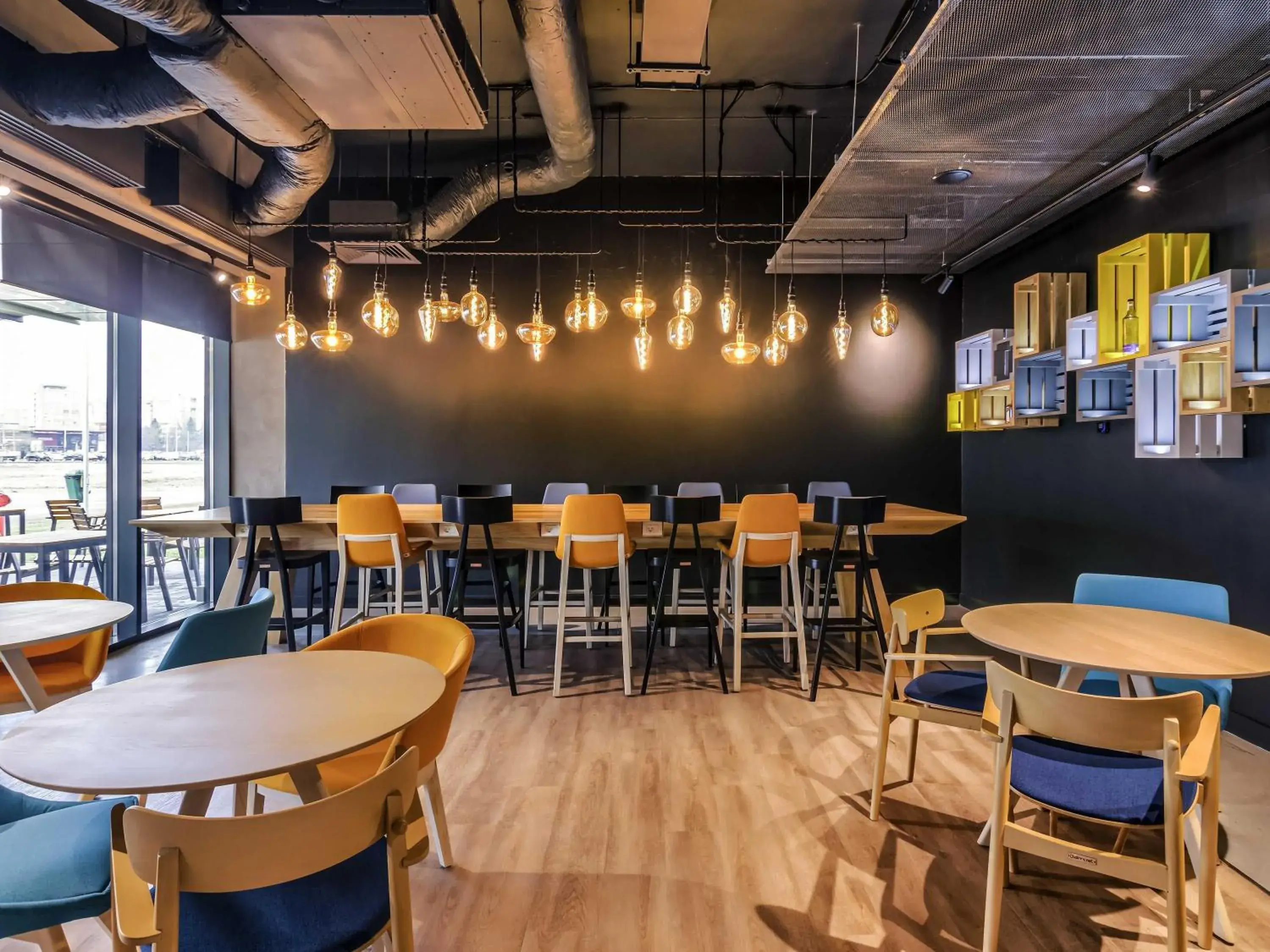 Lounge or bar in ibis Timisoara City Center Lounge or bar in ibis Timisoara City Center