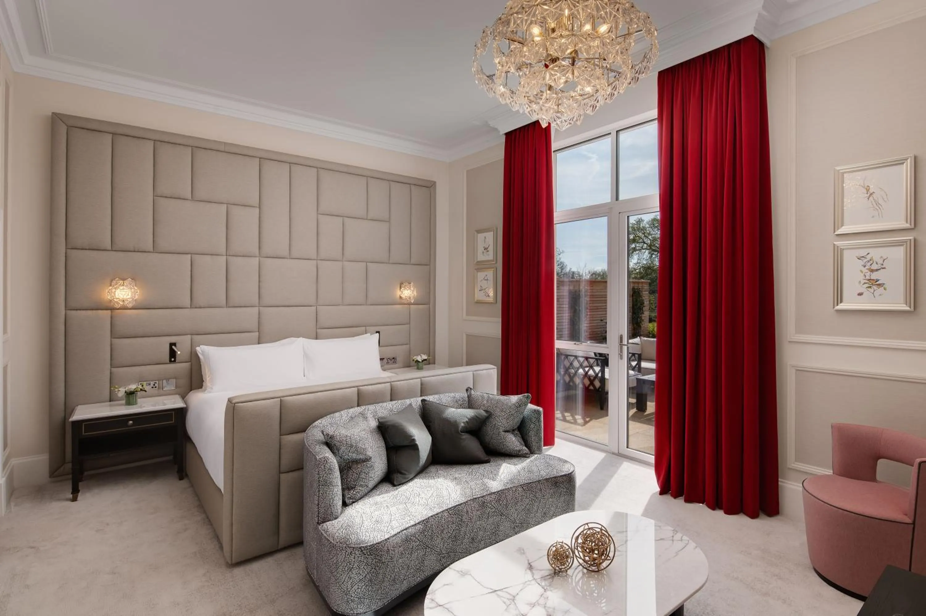 Bedroom, Bed in Fairmont Windsor Park