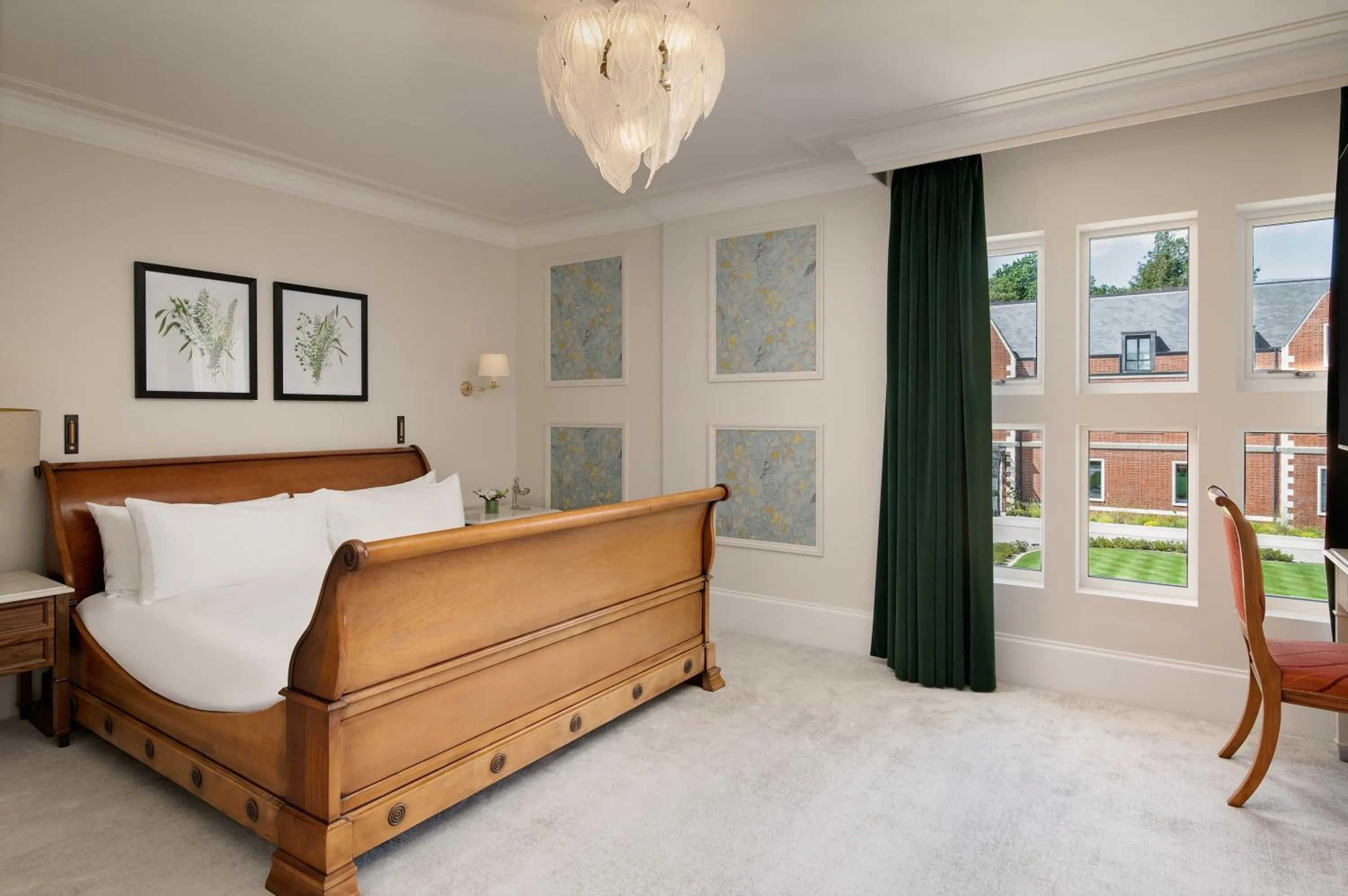 Bed in Fairmont Windsor Park