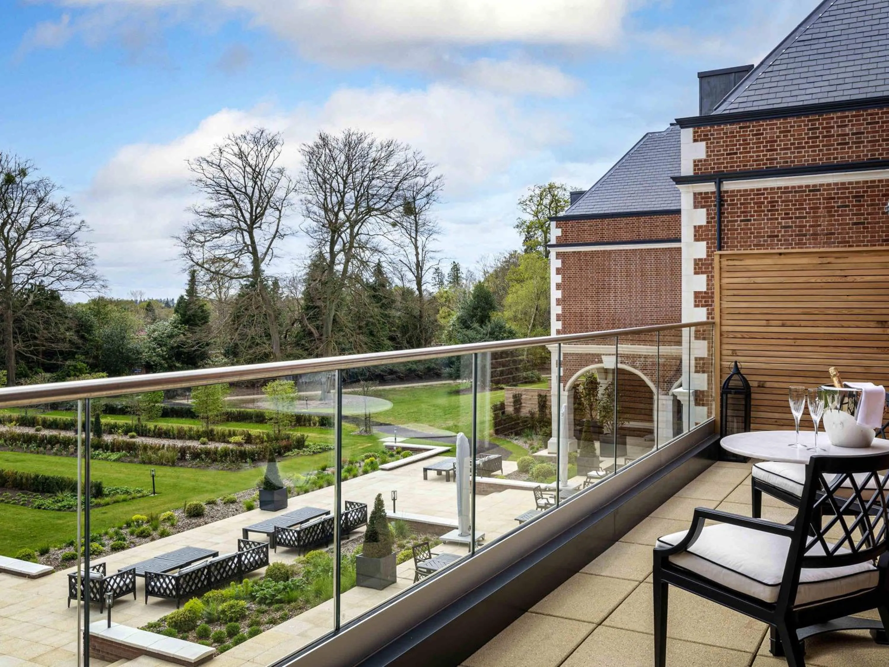 Bedroom in Fairmont Windsor Park