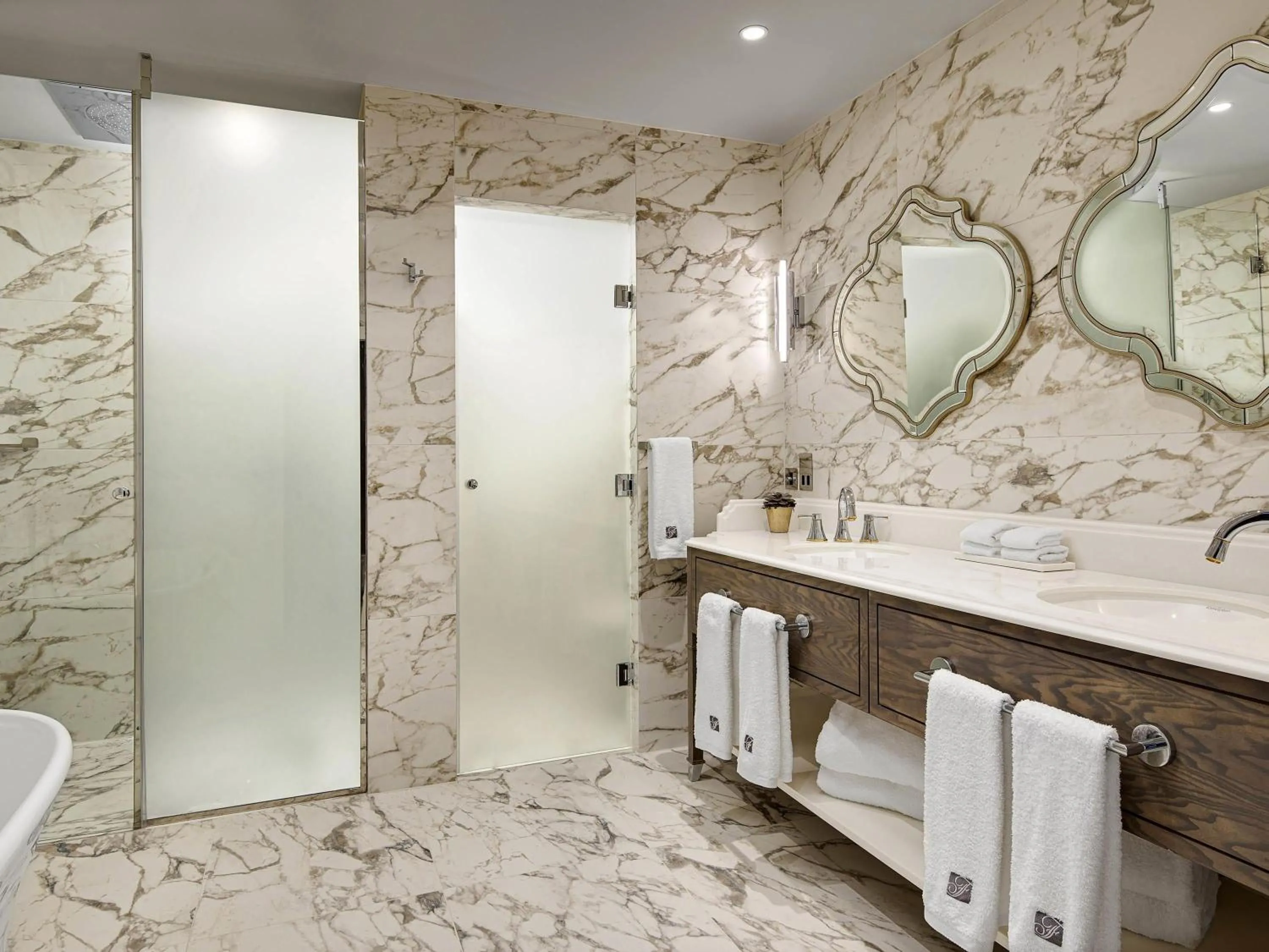 Bedroom in Fairmont Windsor Park