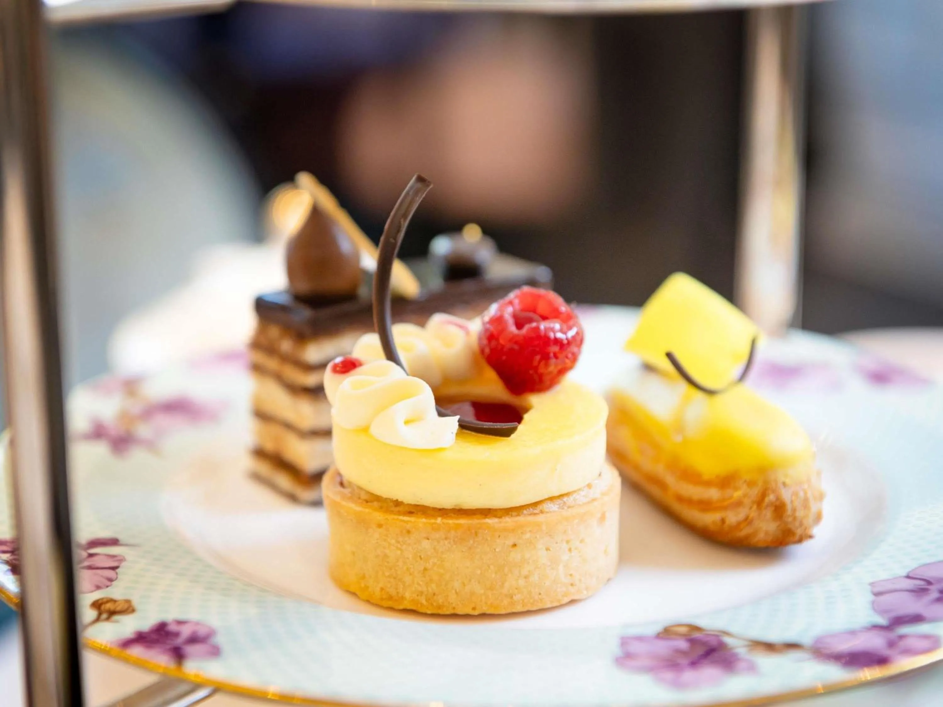 Restaurant/places to eat in Fairmont Windsor Park