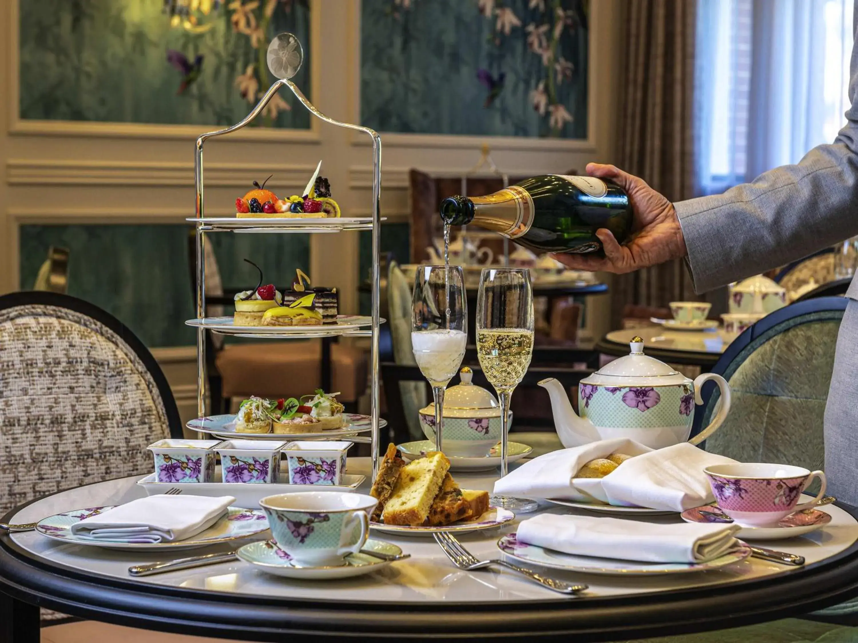 Restaurant/places to eat in Fairmont Windsor Park Restaurant/places to eat in Fairmont Windsor Park