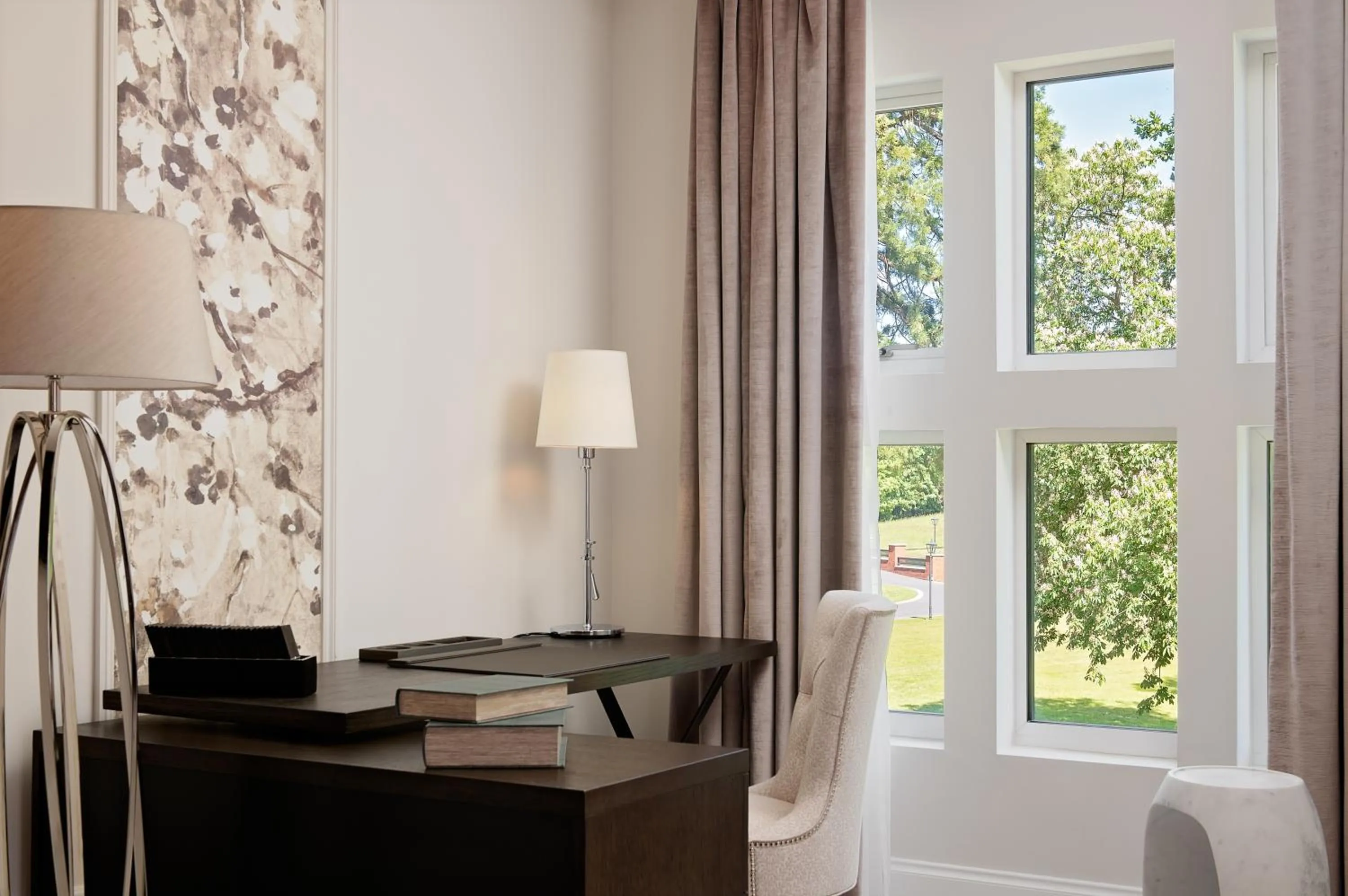 Seating area in Fairmont Windsor Park