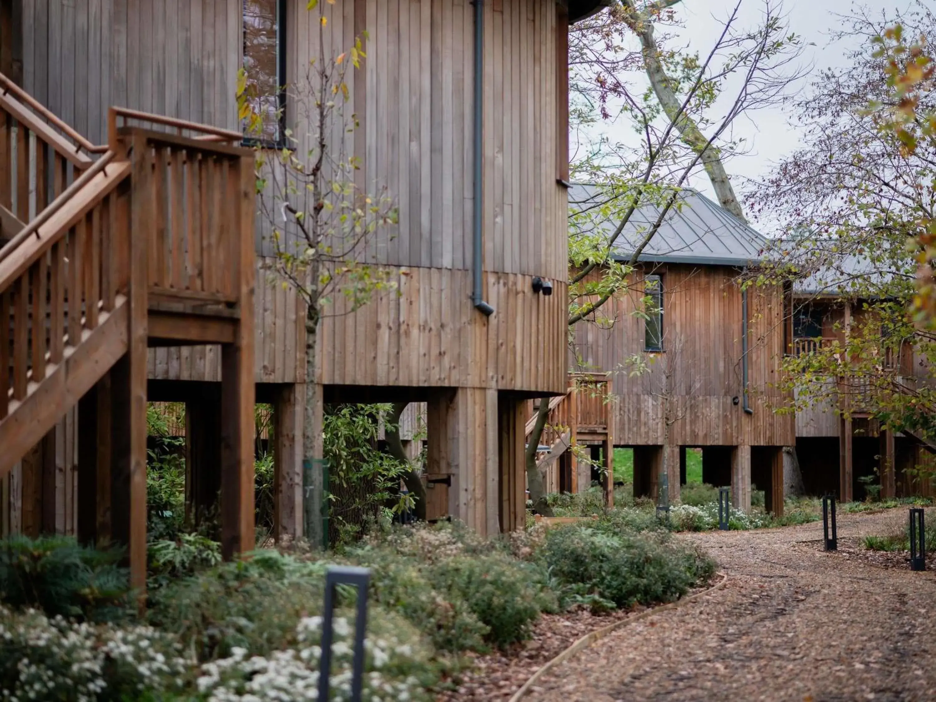 Property building in Fairmont Windsor Park Property building in Fairmont Windsor Park