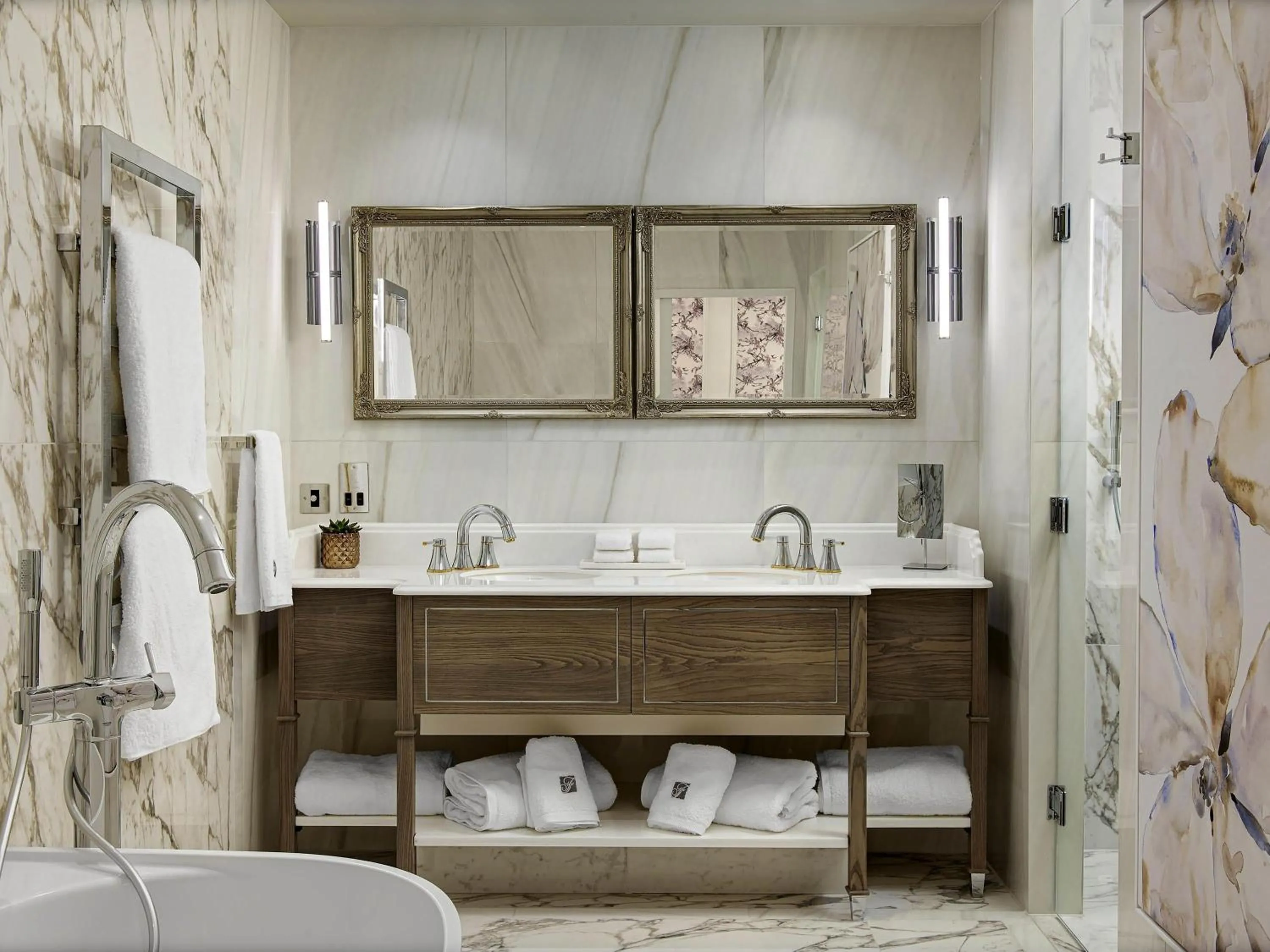 Bedroom in Fairmont Windsor Park