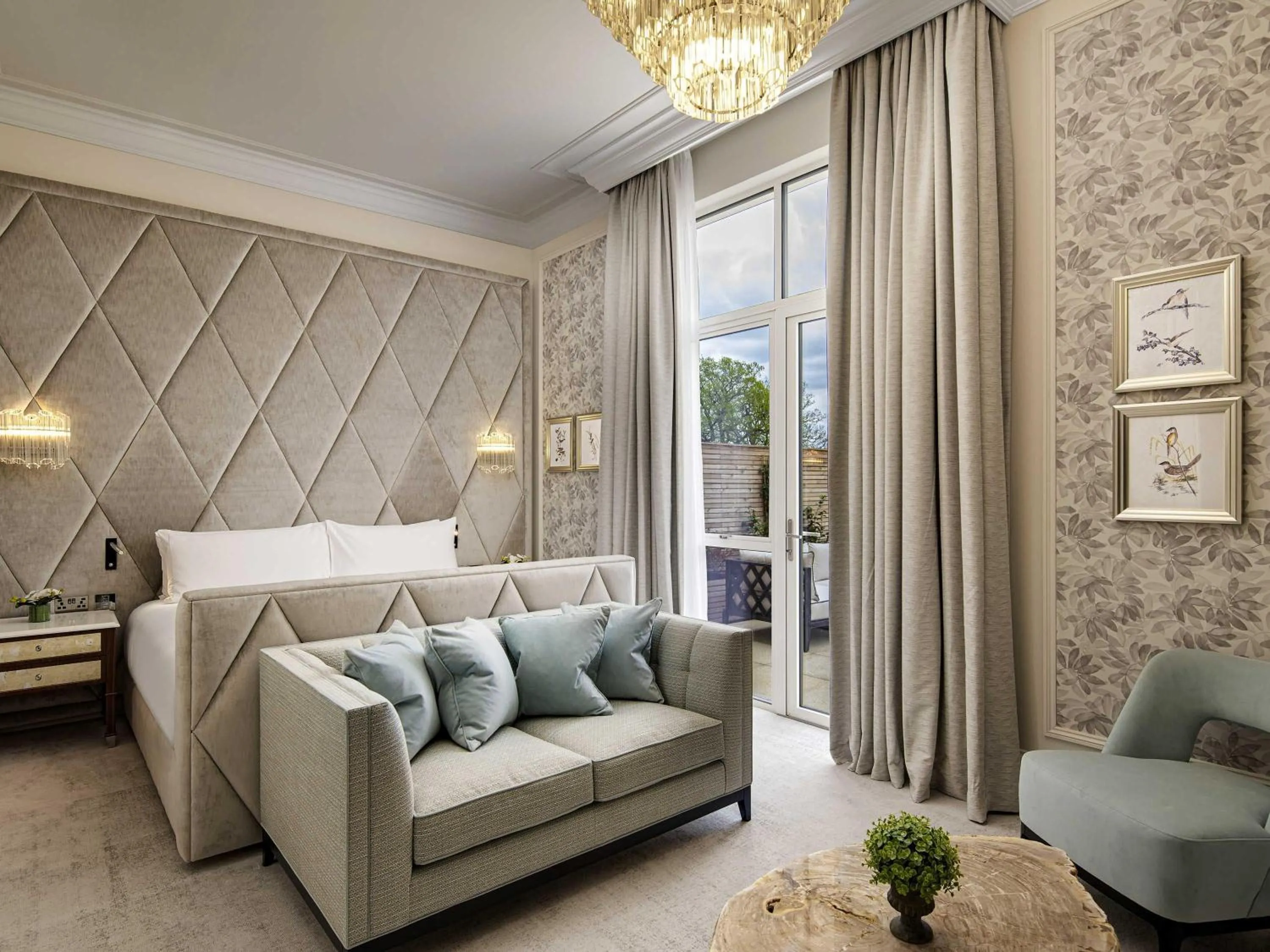 Bedroom, Bed in Fairmont Windsor Park