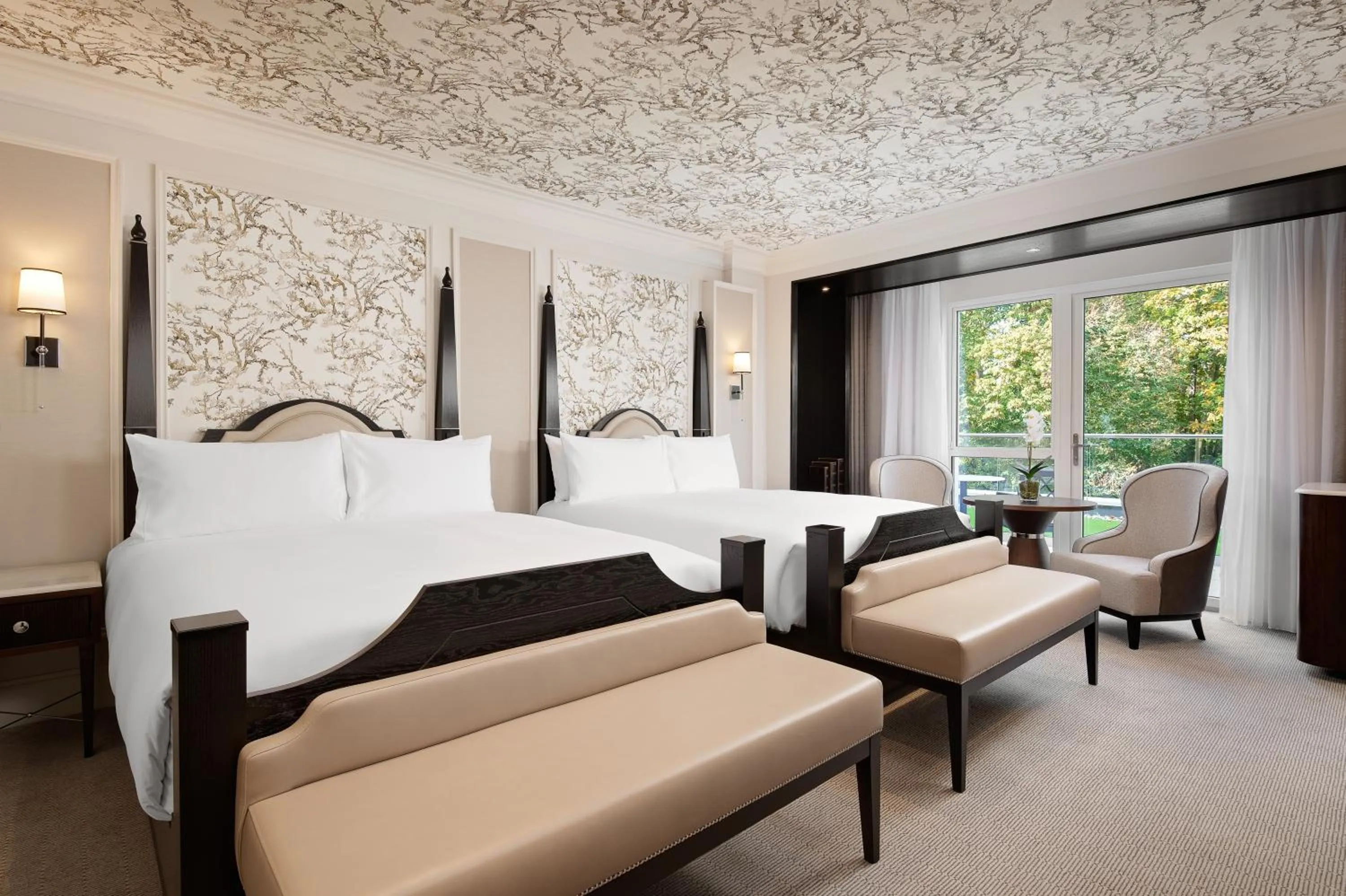 Bedroom, Bed in Fairmont Windsor Park