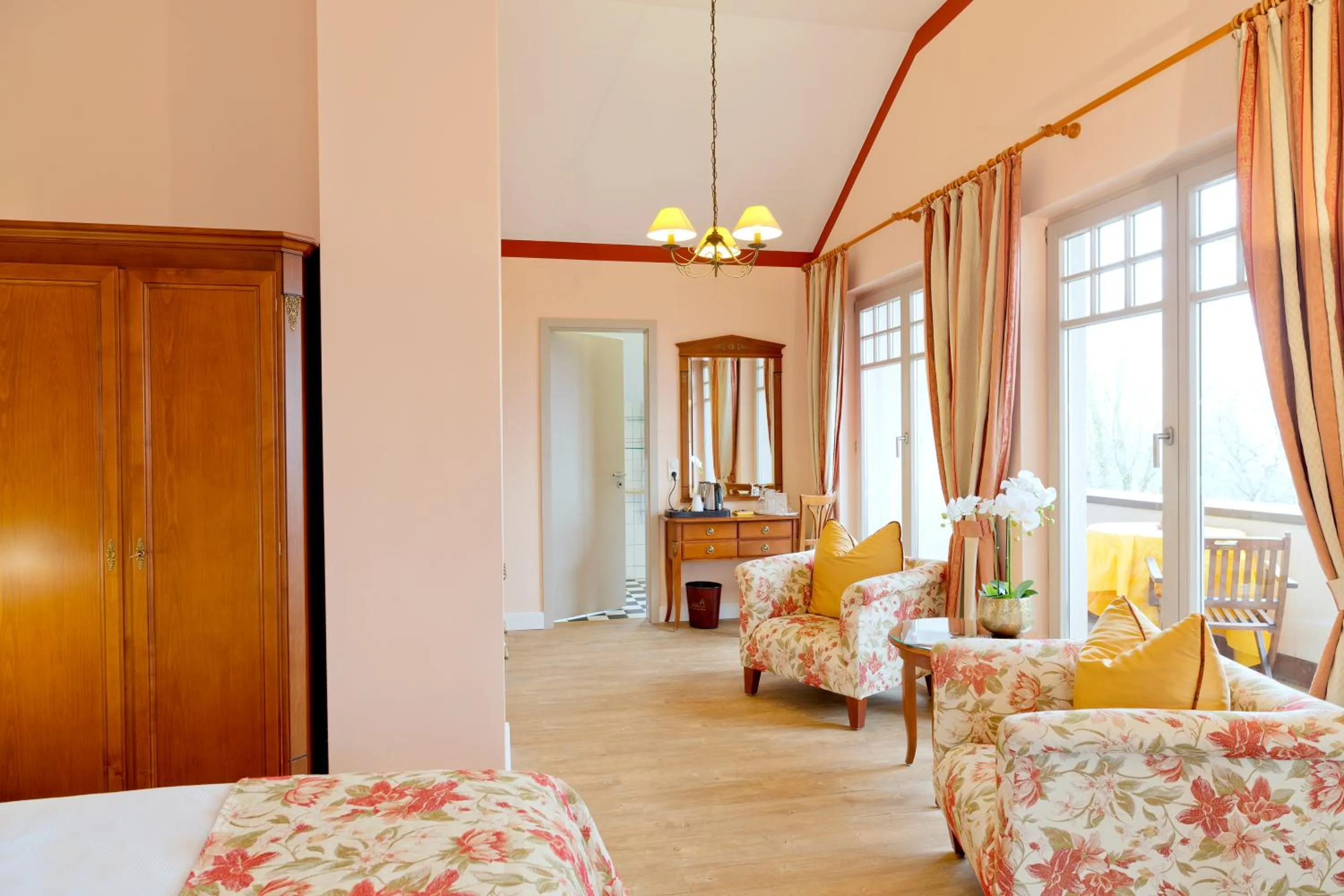 Balcony/Terrace, Bed in Hotel Villa Monte Vino