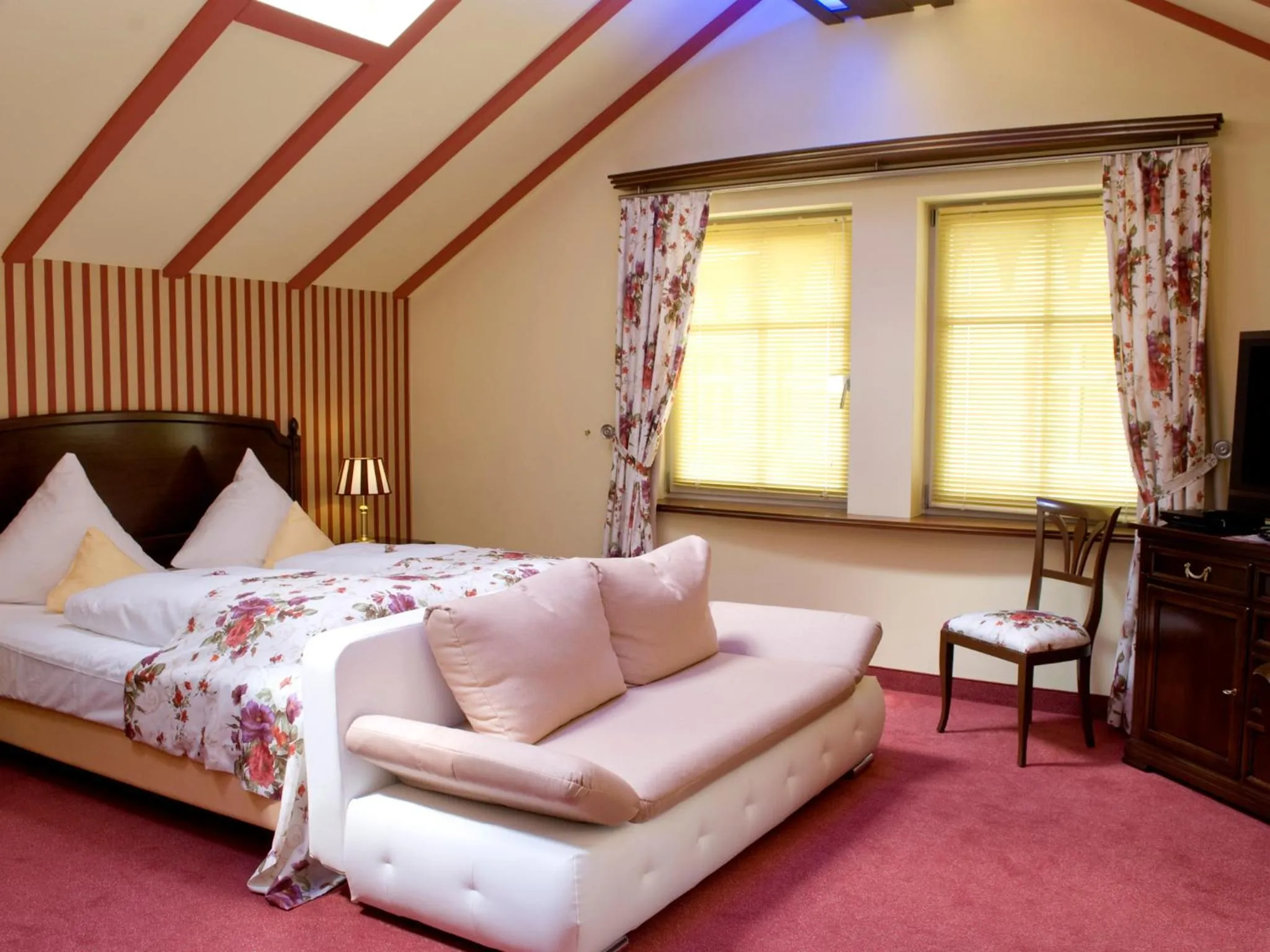 Photo of the whole room, Bed in Hotel Villa Monte Vino