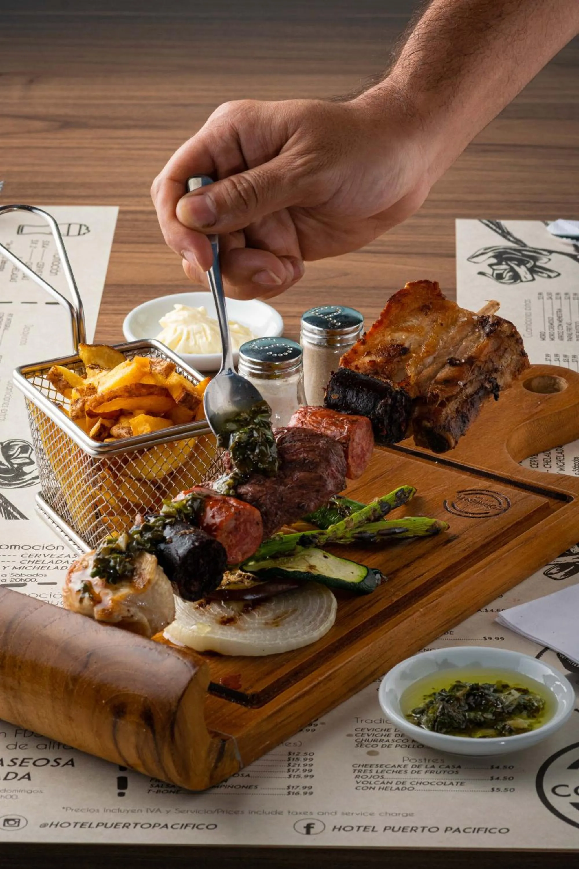 Restaurant/places to eat in Hotel Puerto Pacifico Guayaquil Airport