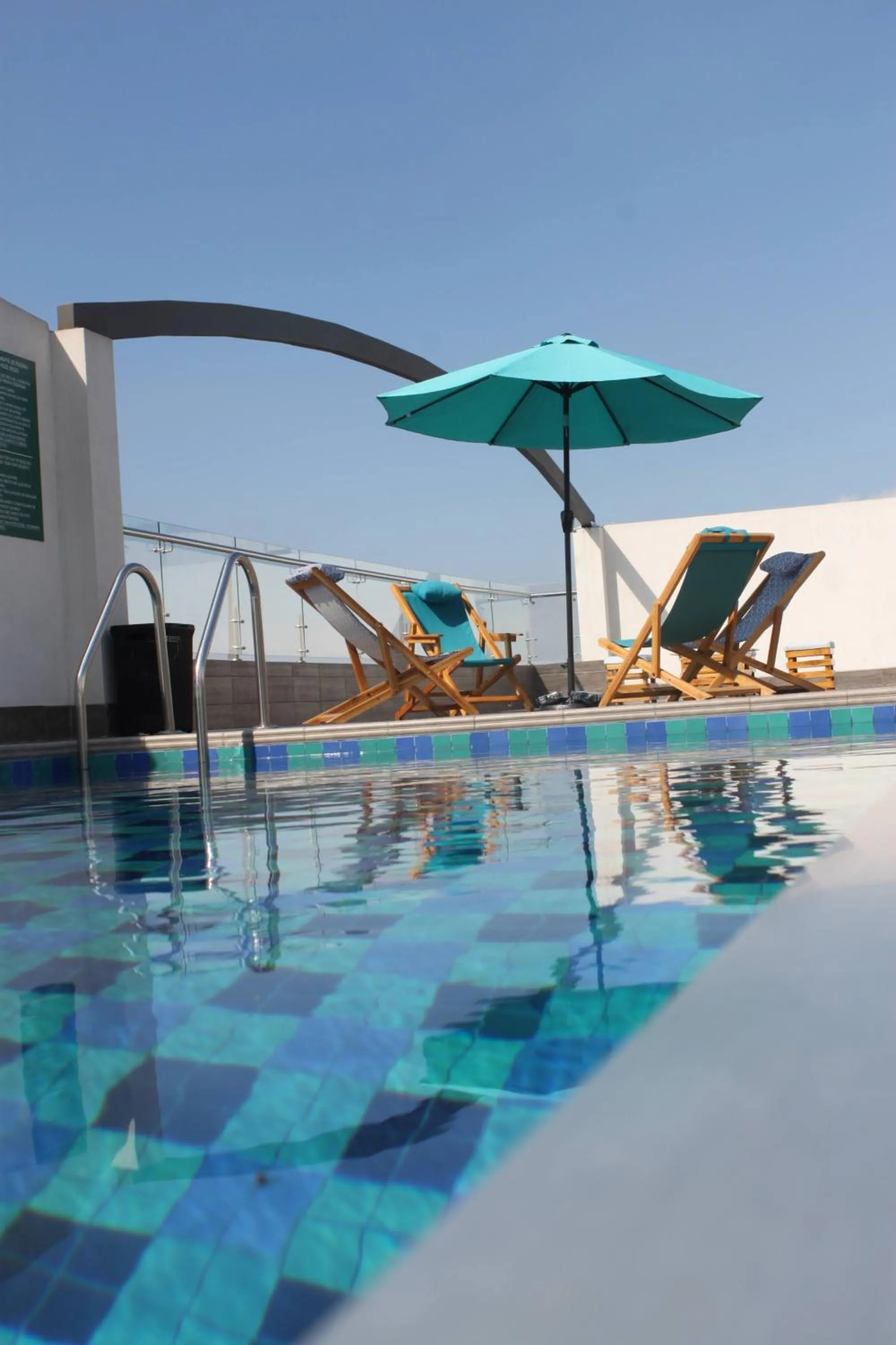 Swimming pool in Hotel Puerto Pacifico Guayaquil Airport