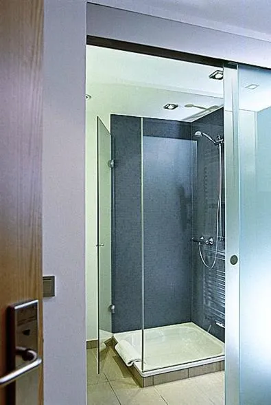Shower in Overnight Tagungshotel im ABZ