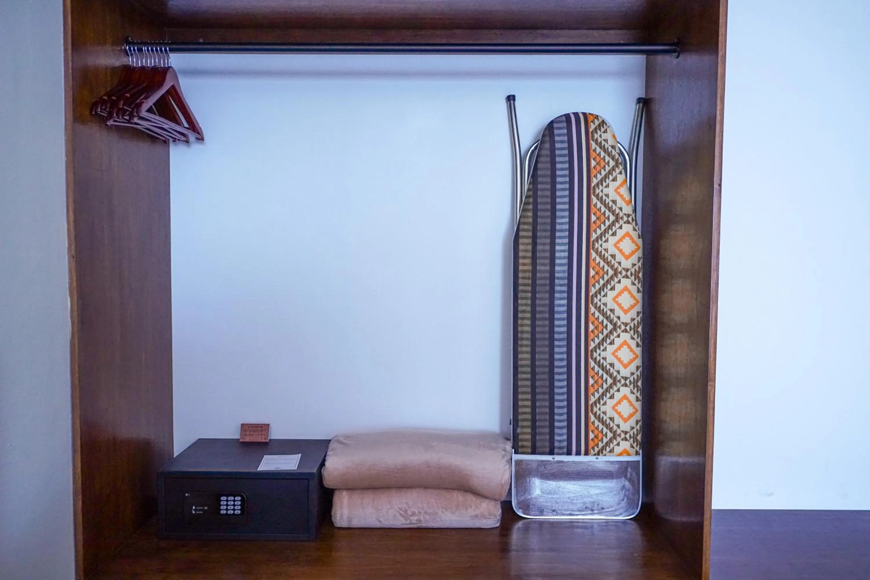 safe, Bed in The Mint Resort Isla Mujeres