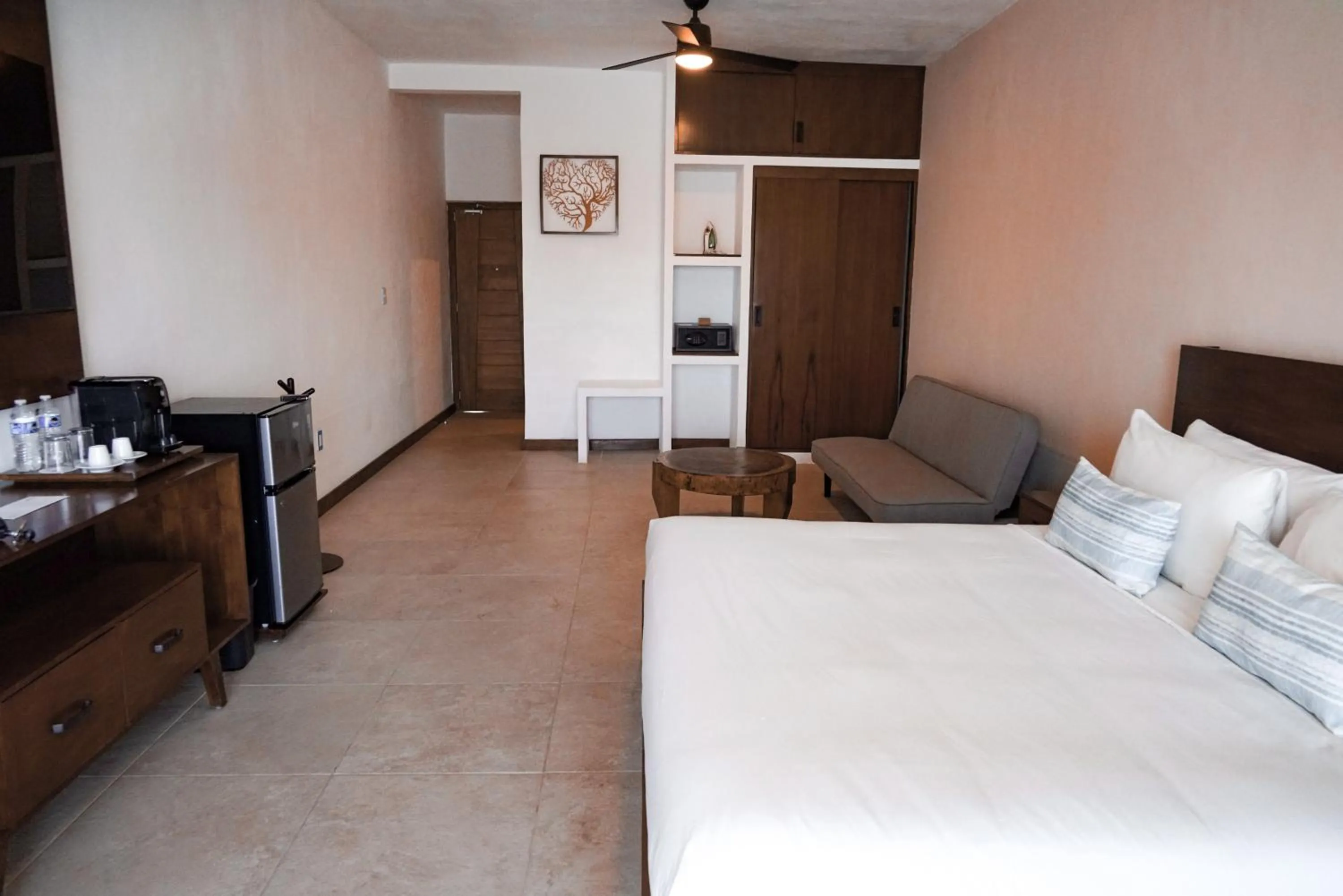 Bedroom, Bed in The Mint Resort Isla Mujeres