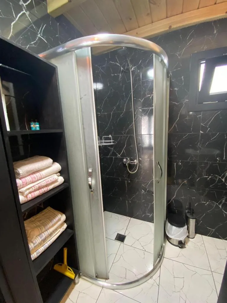 Shower in Sapanca Çağlayan Bungalow