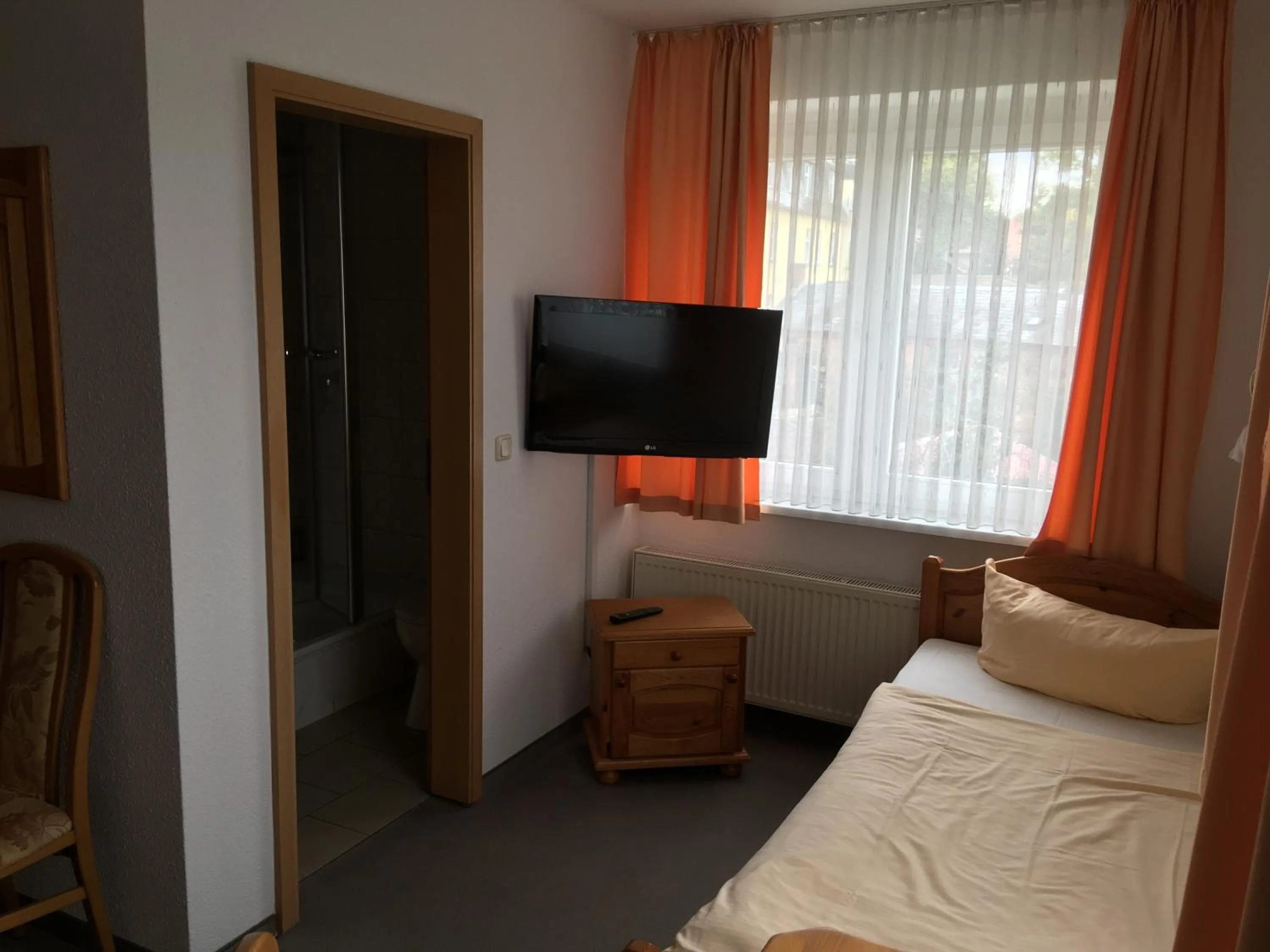 Twin Room with Lake View in Stadtsee-Pension Templin