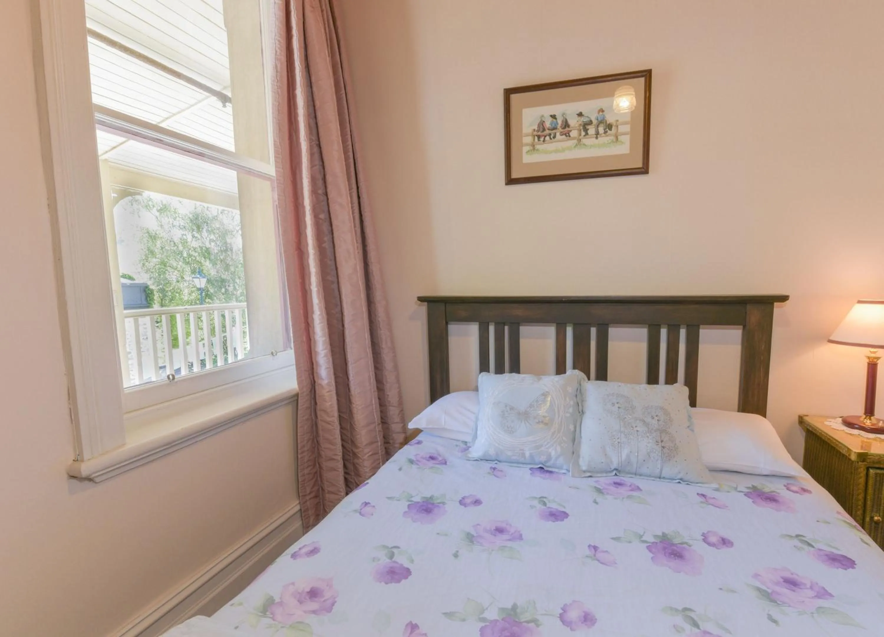 Bedroom, Bed in Dunstan House