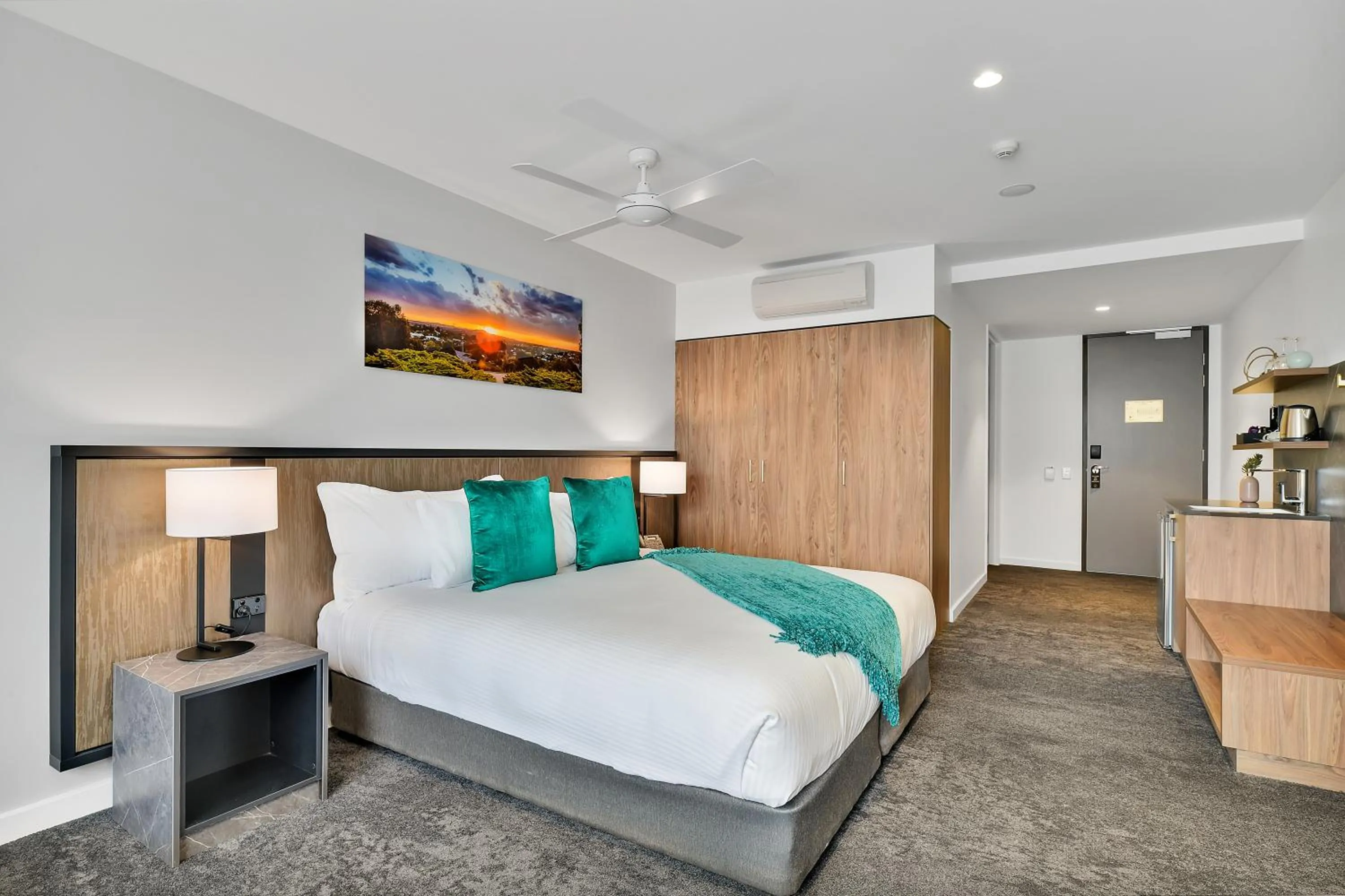 TV and multimedia, Bed in The Remington Orange