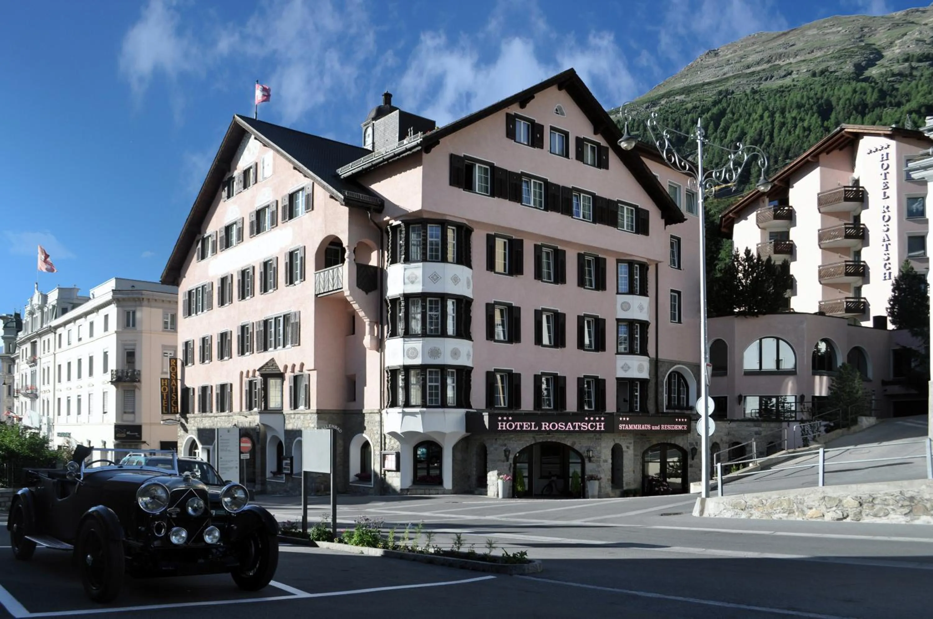 Facade/entrance in Hotel Rosatsch
