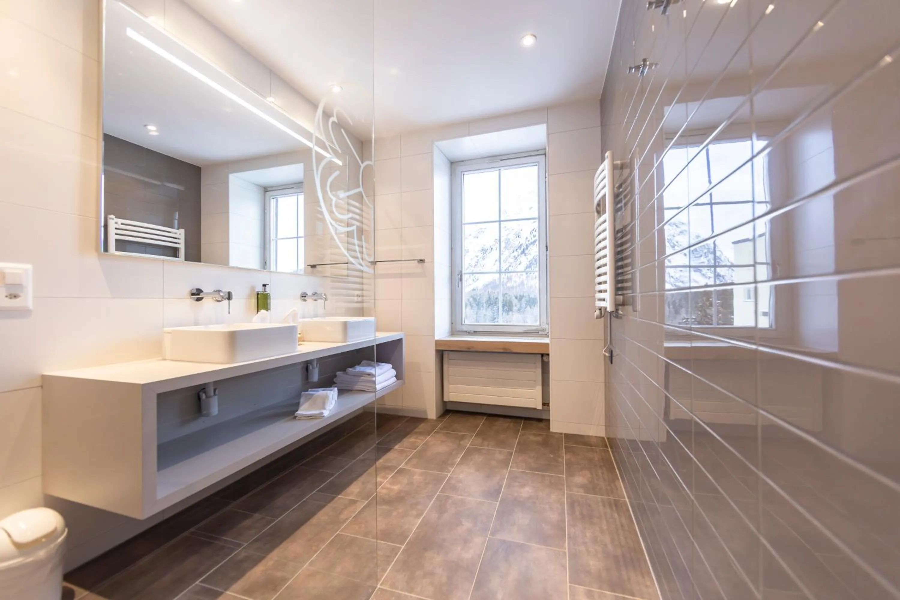 Shower in Hotel Rosatsch