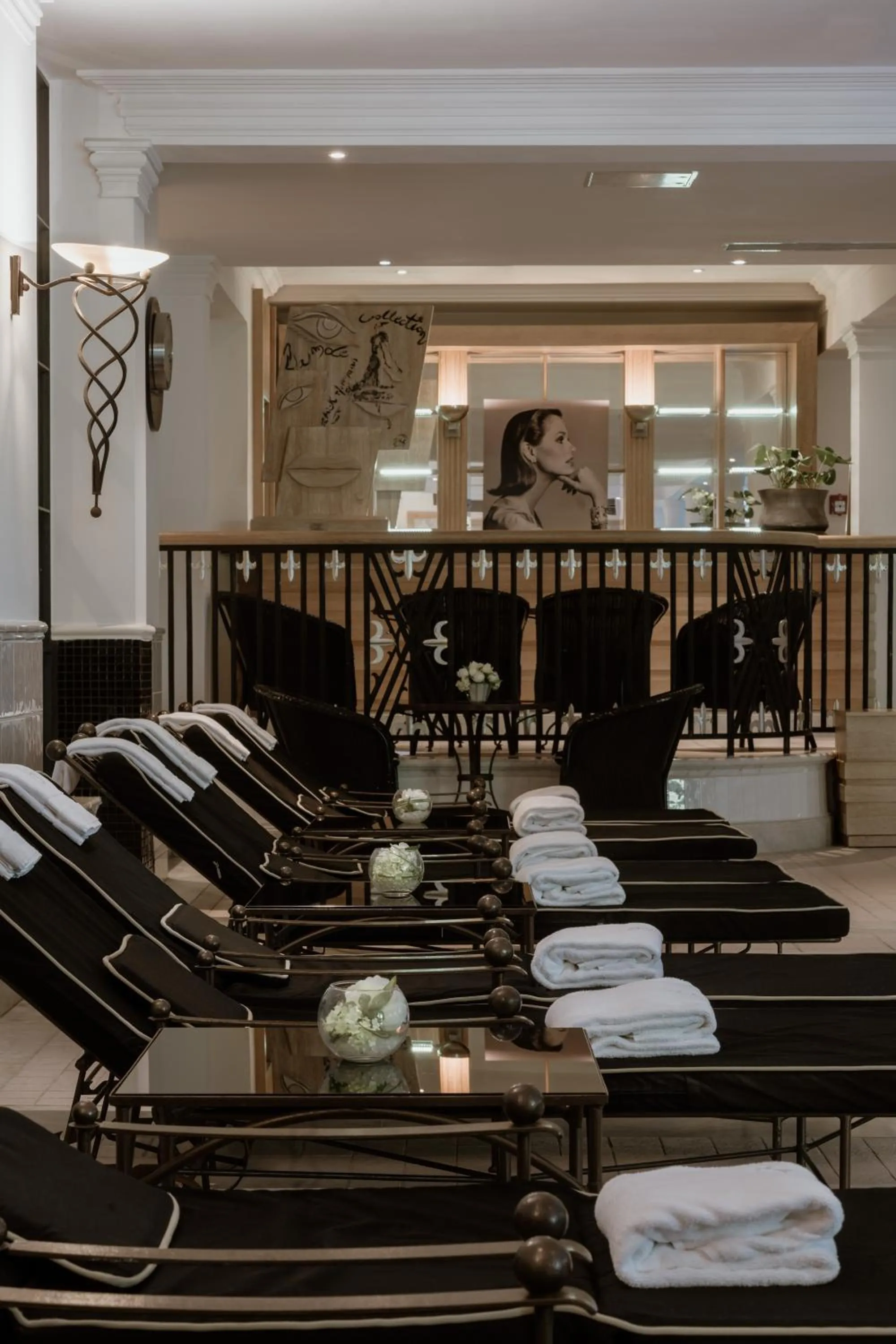 Swimming pool in Schlosshotel Berlin