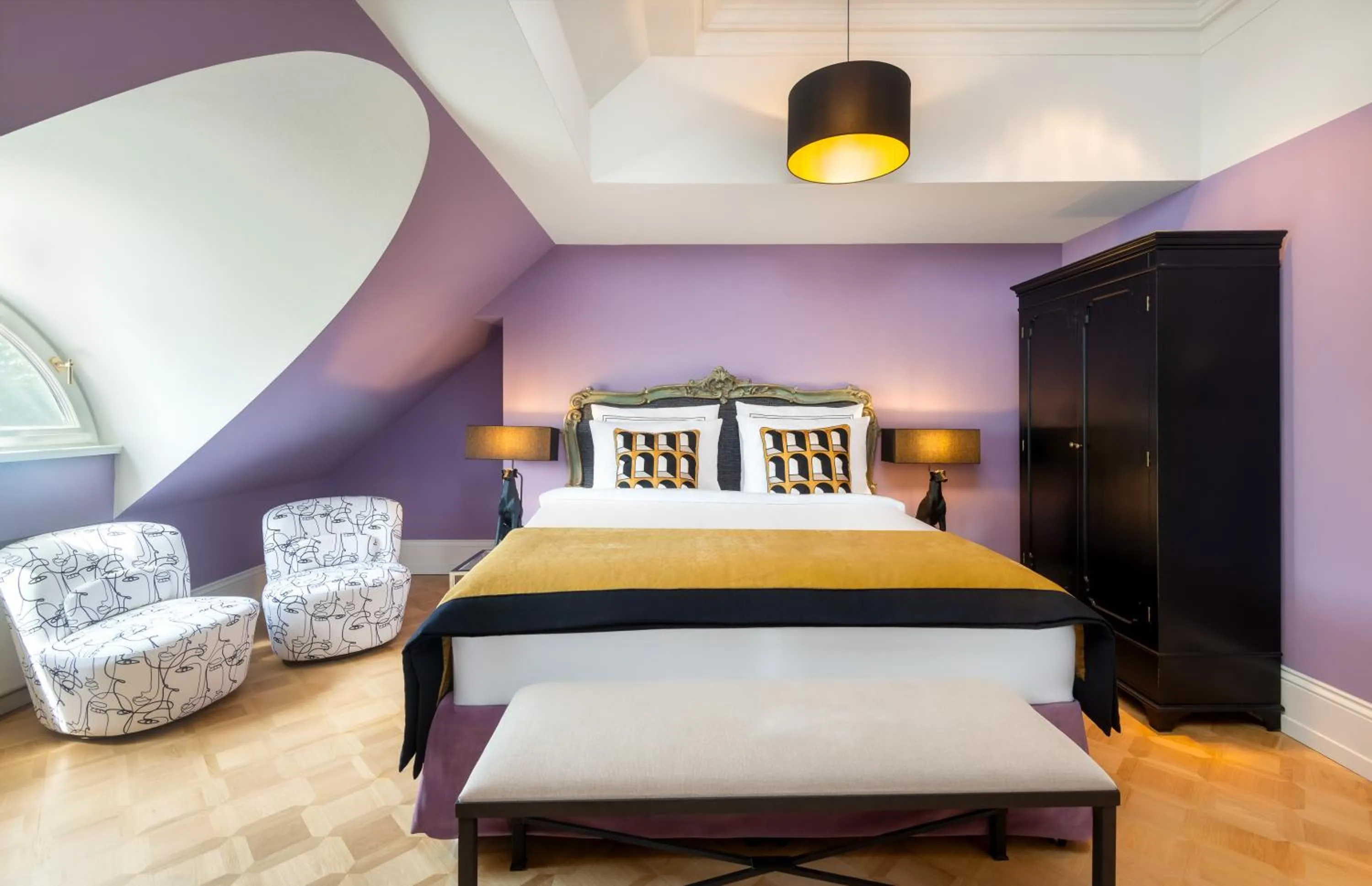 Photo of the whole room, Bed in Schlosshotel Berlin