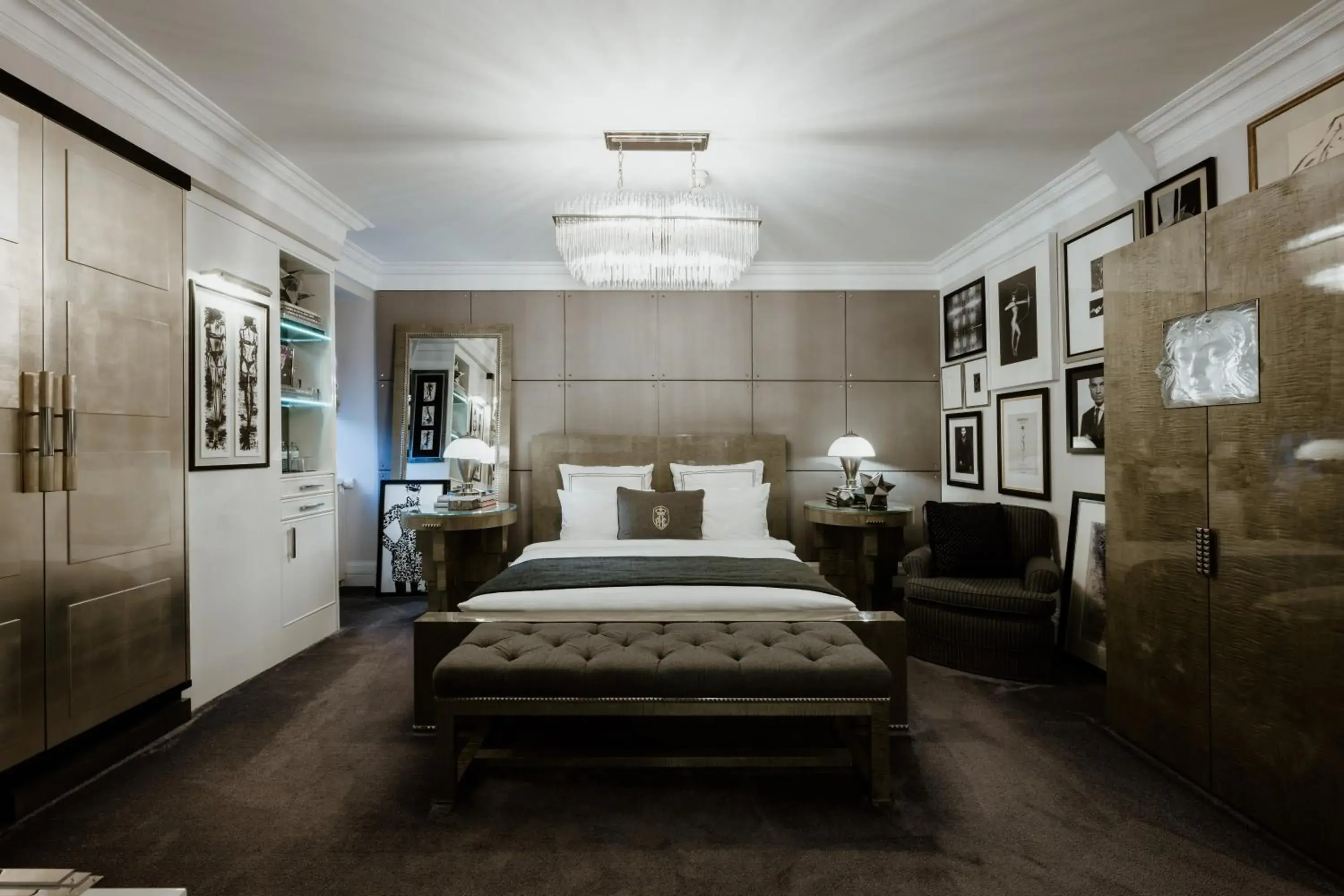 Photo of the whole room, Bed in Schlosshotel Berlin Photo of the whole room, Bed in Schlosshotel Berlin