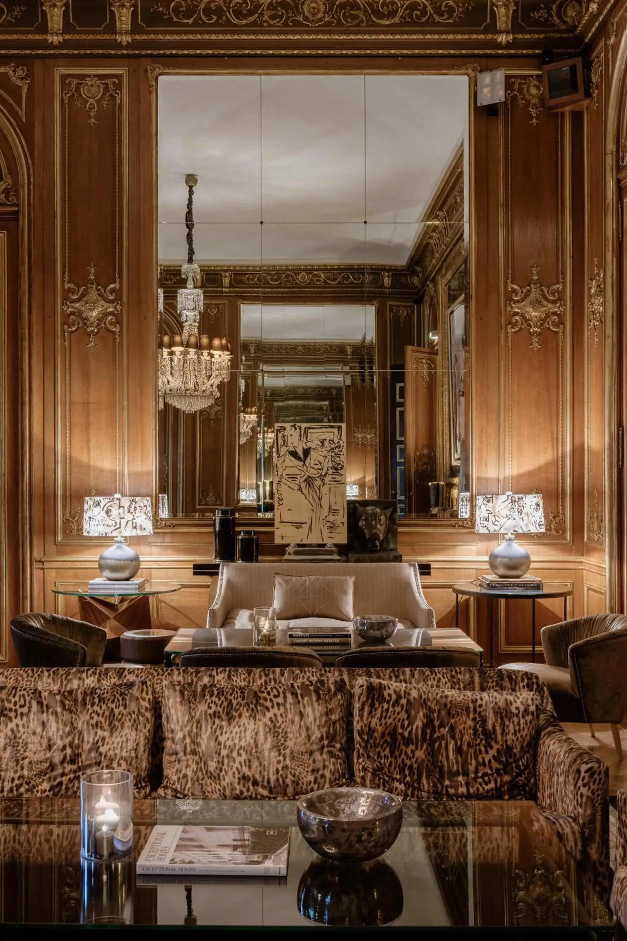 Lounge or bar in Schlosshotel Berlin Lounge or bar in Schlosshotel Berlin