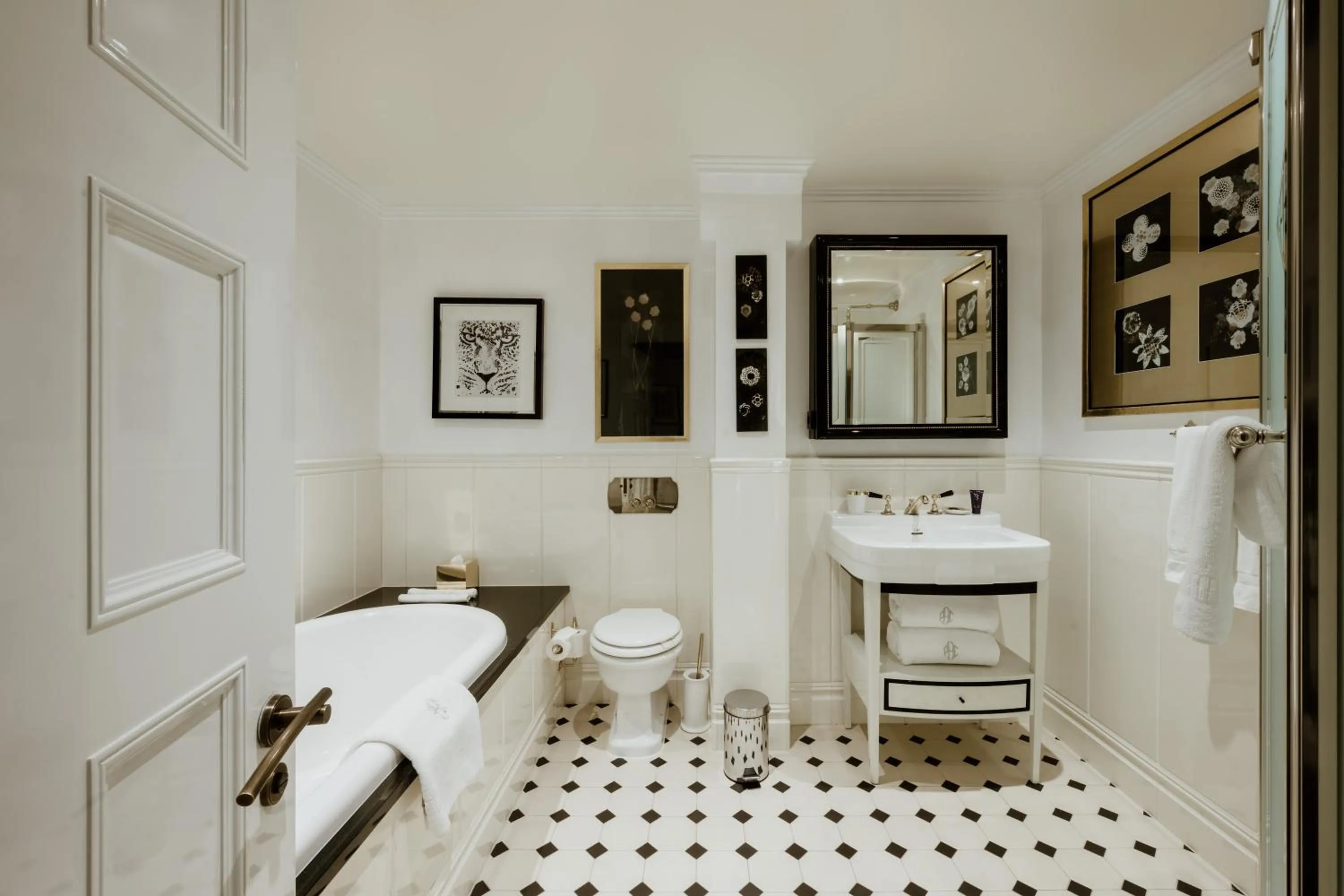 Bathroom in Schlosshotel Berlin