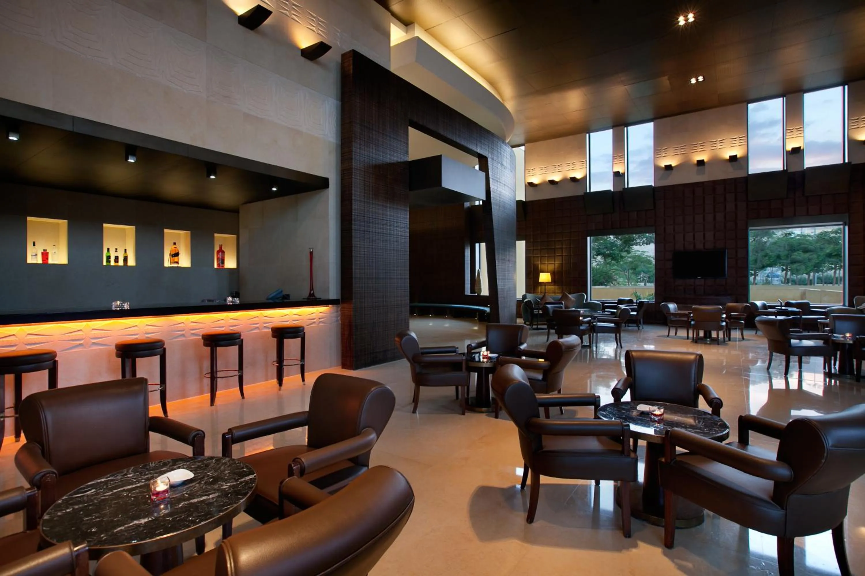 Lounge or bar in Kempinski Hotel Ishtar Dead Sea