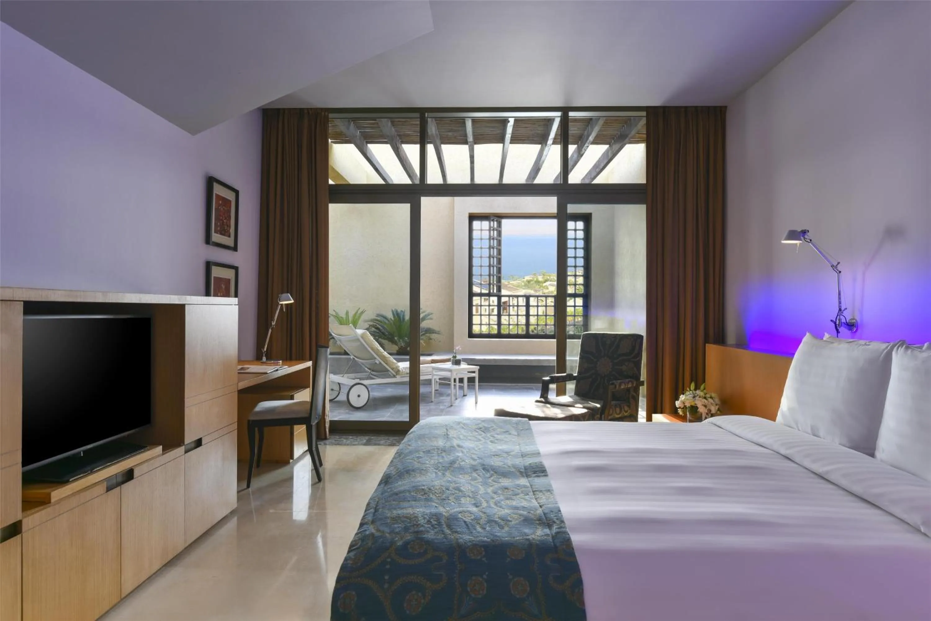 Bedroom, Bed in Kempinski Hotel Ishtar Dead Sea