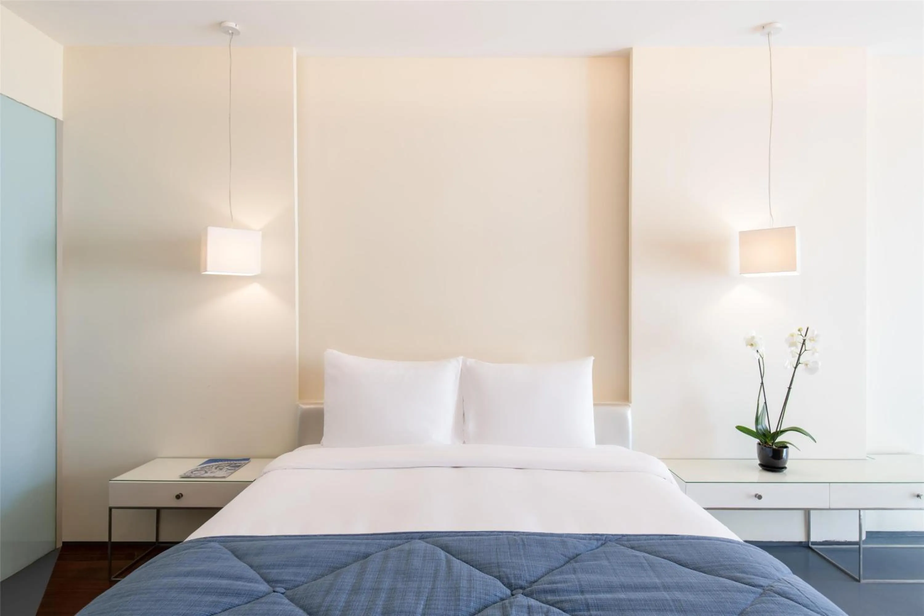 Bedroom, Bed in Kempinski Hotel Ishtar Dead Sea