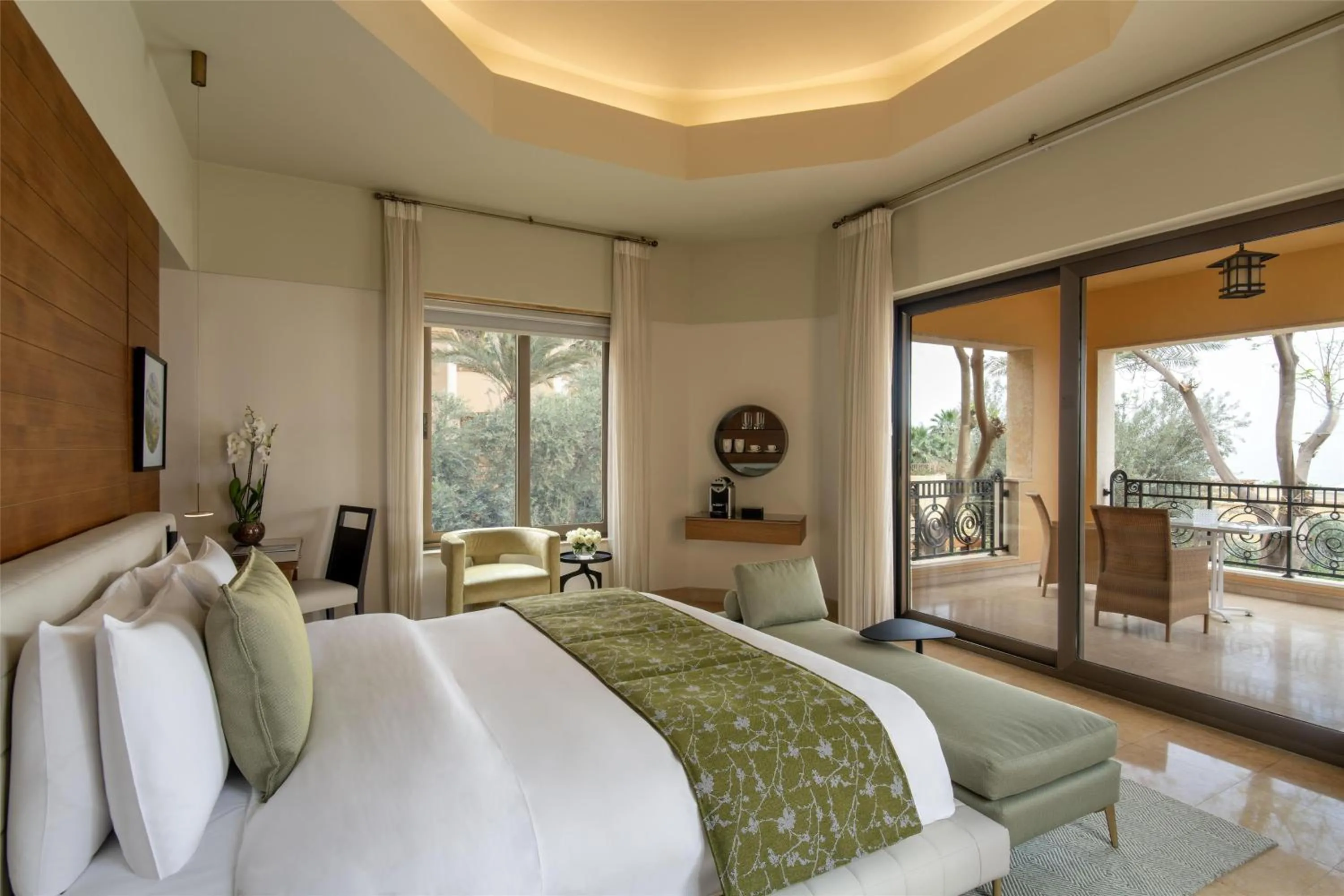 Bedroom, Bed in Kempinski Hotel Ishtar Dead Sea