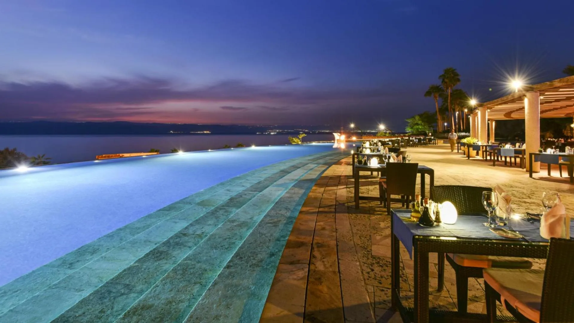 Food and drinks in Kempinski Hotel Ishtar Dead Sea