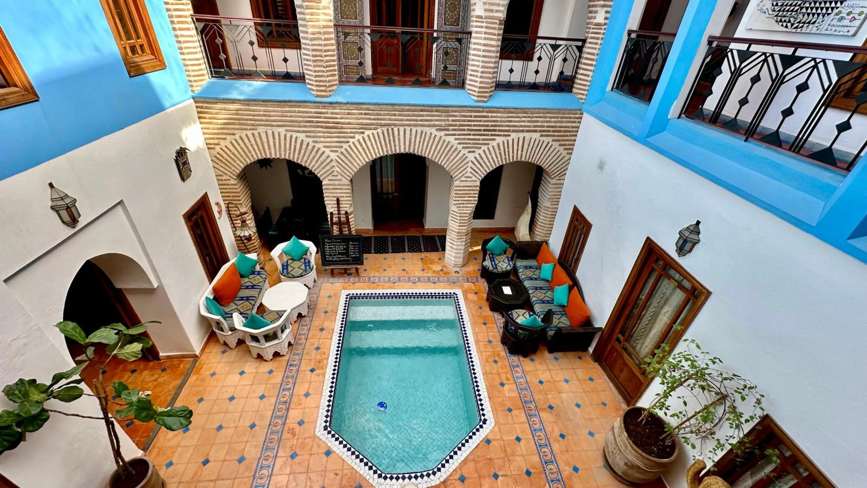 Property building in Riad Zarka By La Siredrah