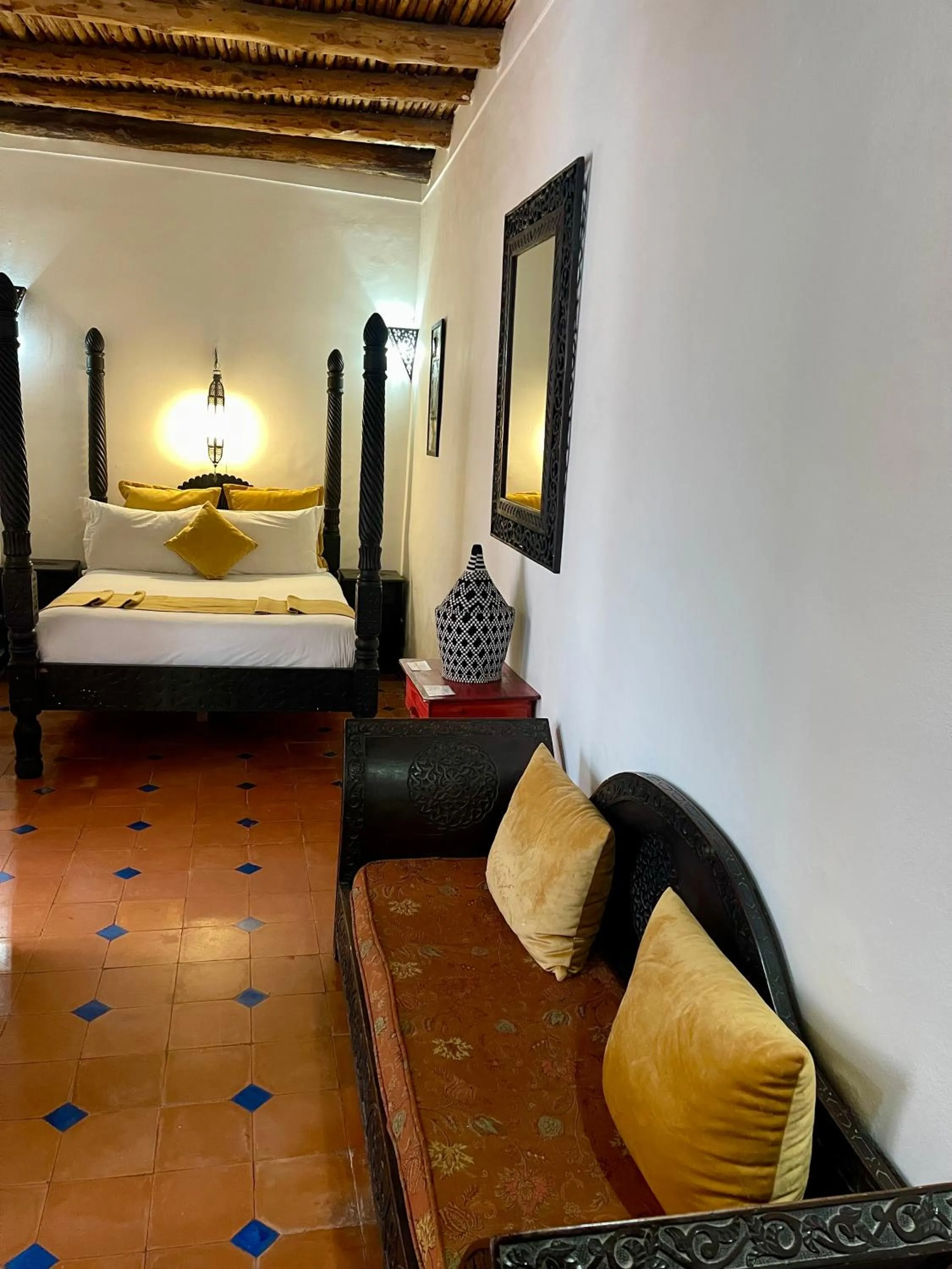 Bed in Riad Zarka By La Siredrah