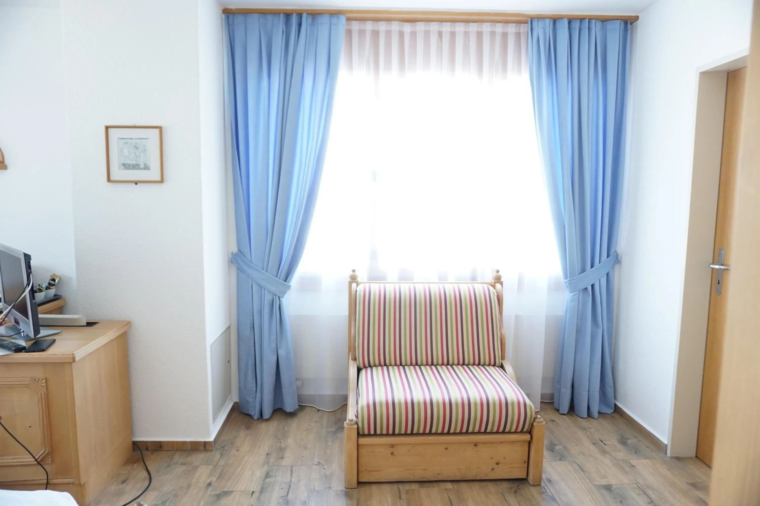 Seating area, Bed in Hotel Sternen