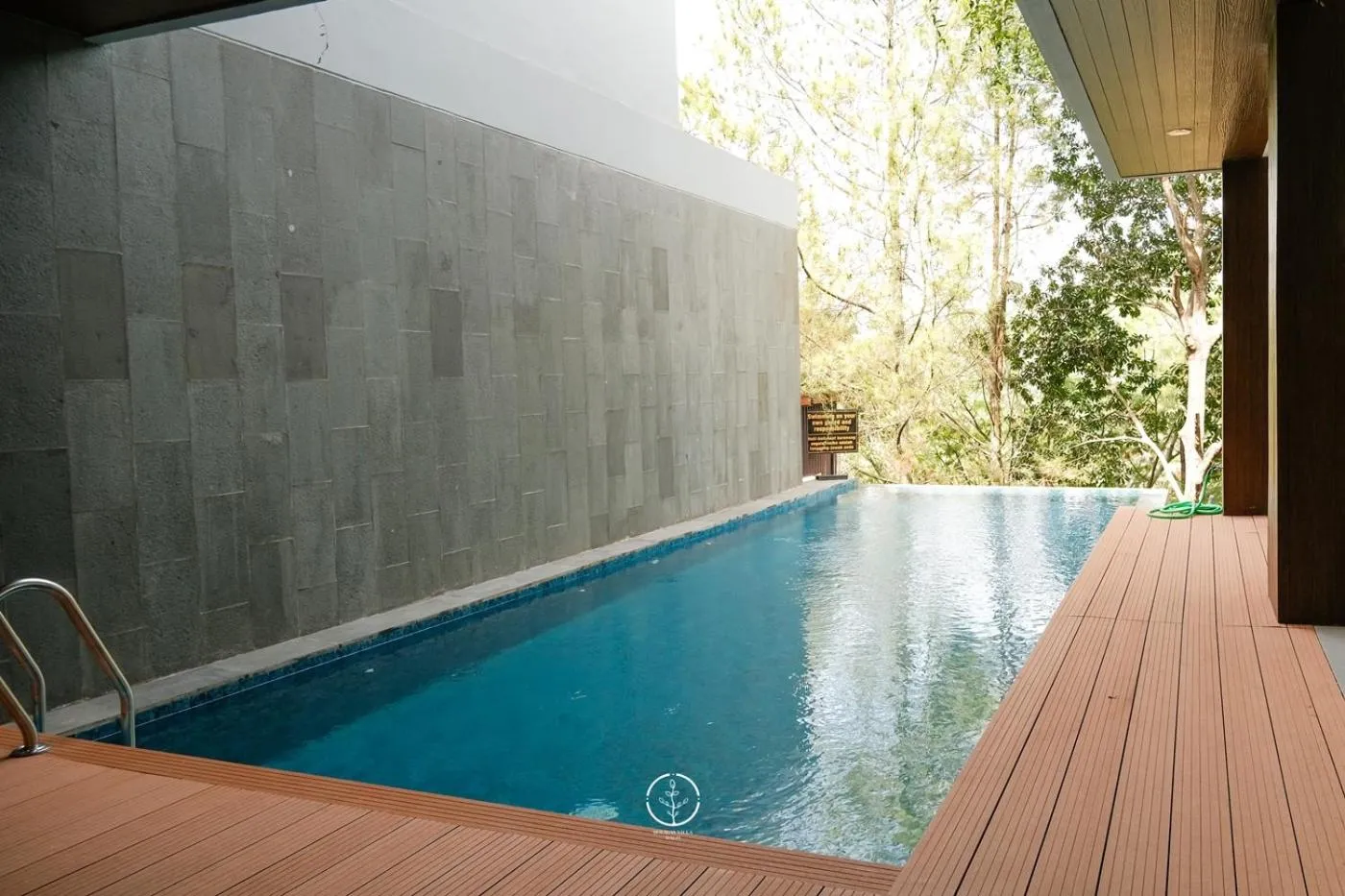 Swimming pool in Asmaya Hill View Villa 7 bedrooms with a private swimming pool and billiard table