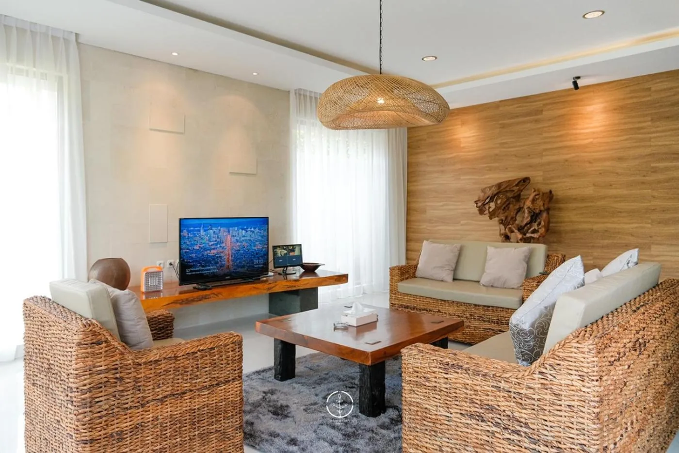 Communal lounge/ TV room in Asmaya Hill View Villa 7 bedrooms with a private swimming pool and billiard table