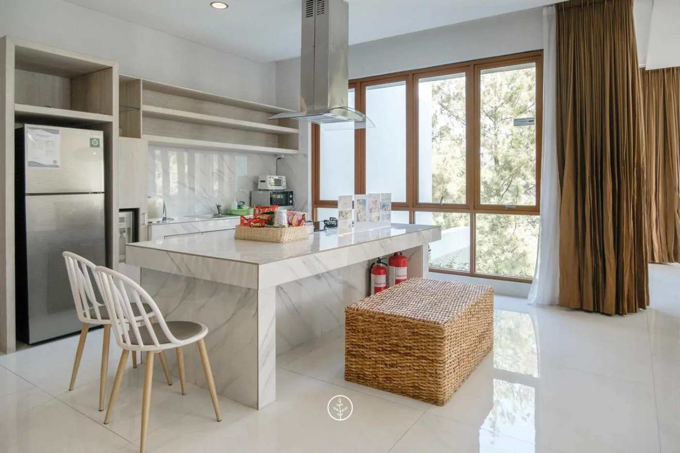 microwave in Asmaya Hill View Villa 7 bedrooms with a private swimming pool and billiard table