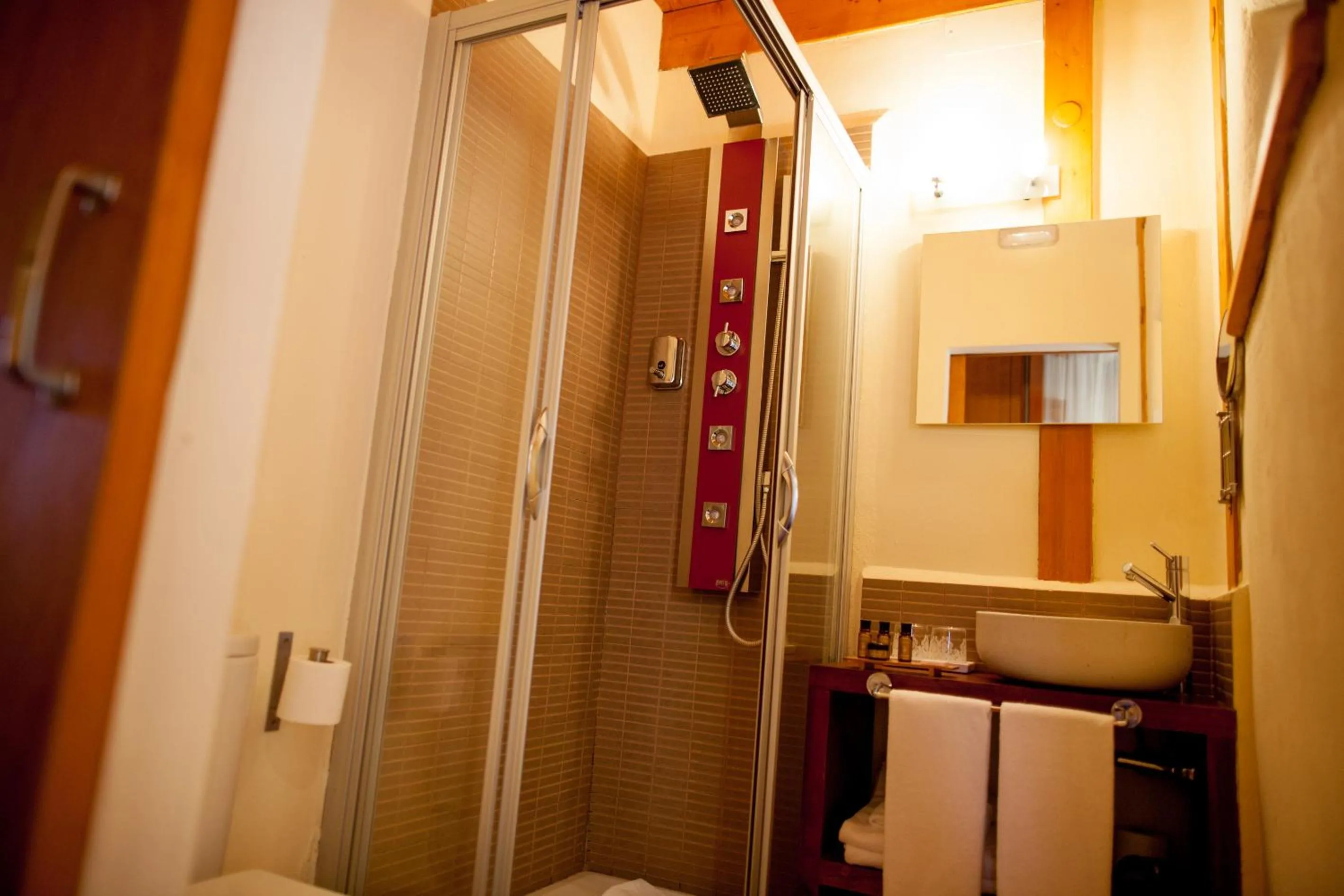 Shower in Mas del Bot