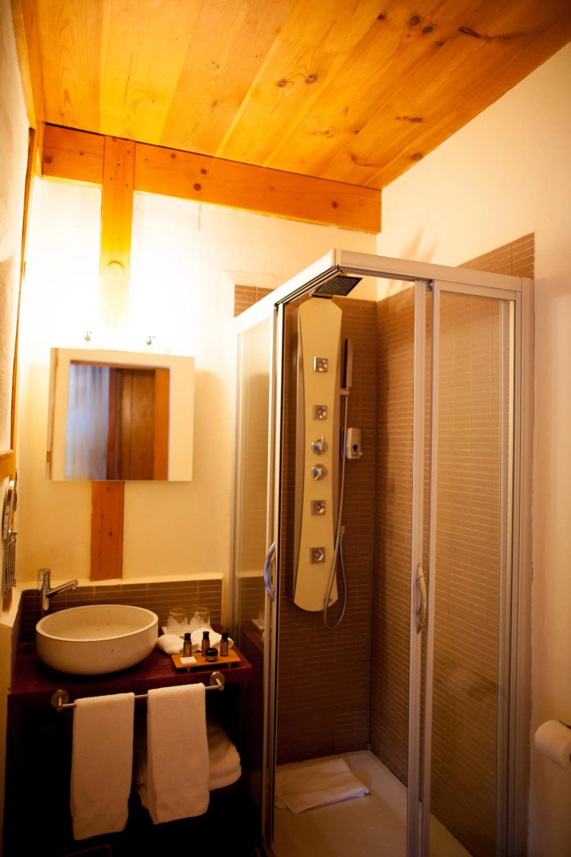 Shower in Mas del Bot