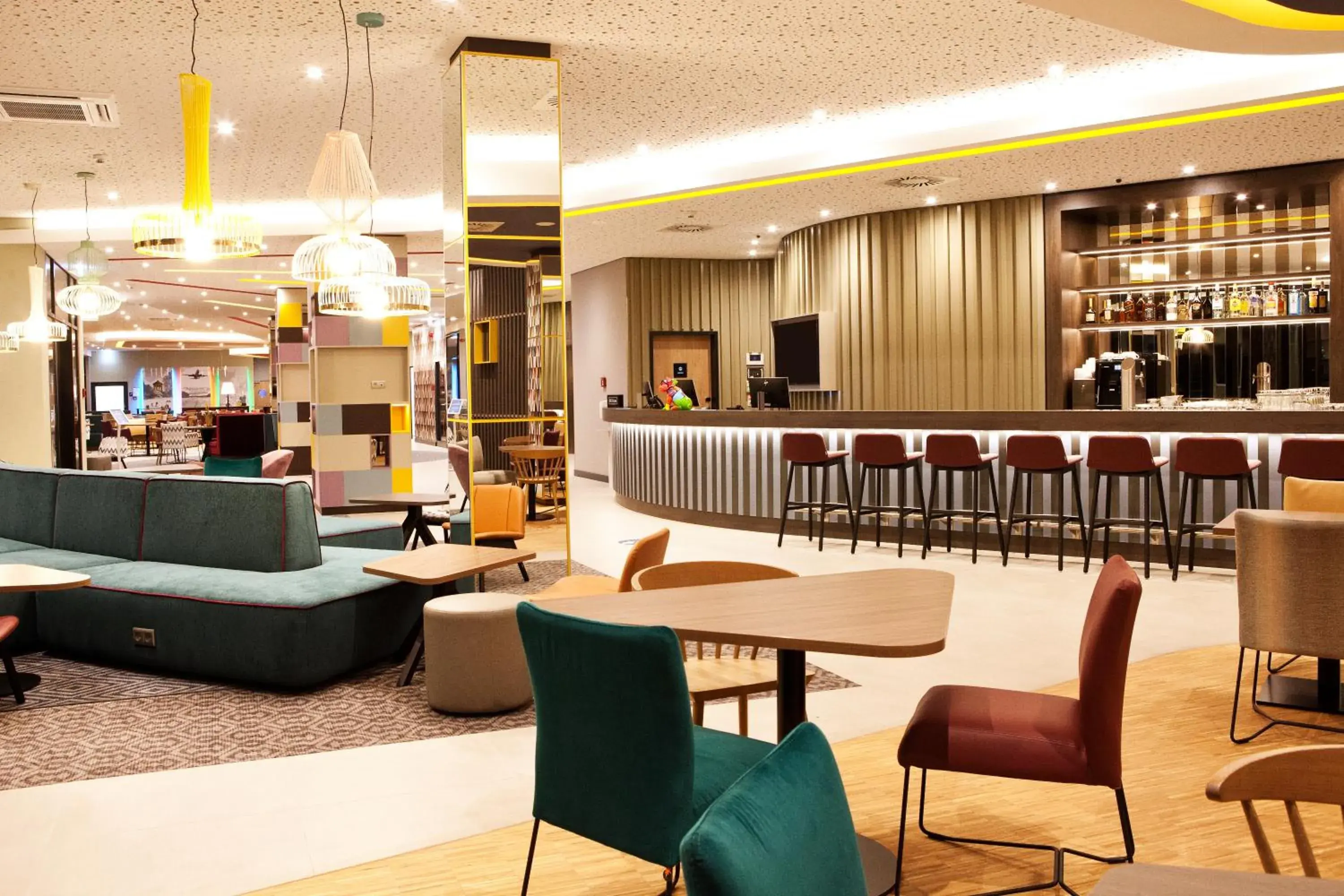 Lounge or bar in Hampton by Hilton Munich Airport South Lounge or bar in Hampton by Hilton Munich Airport South