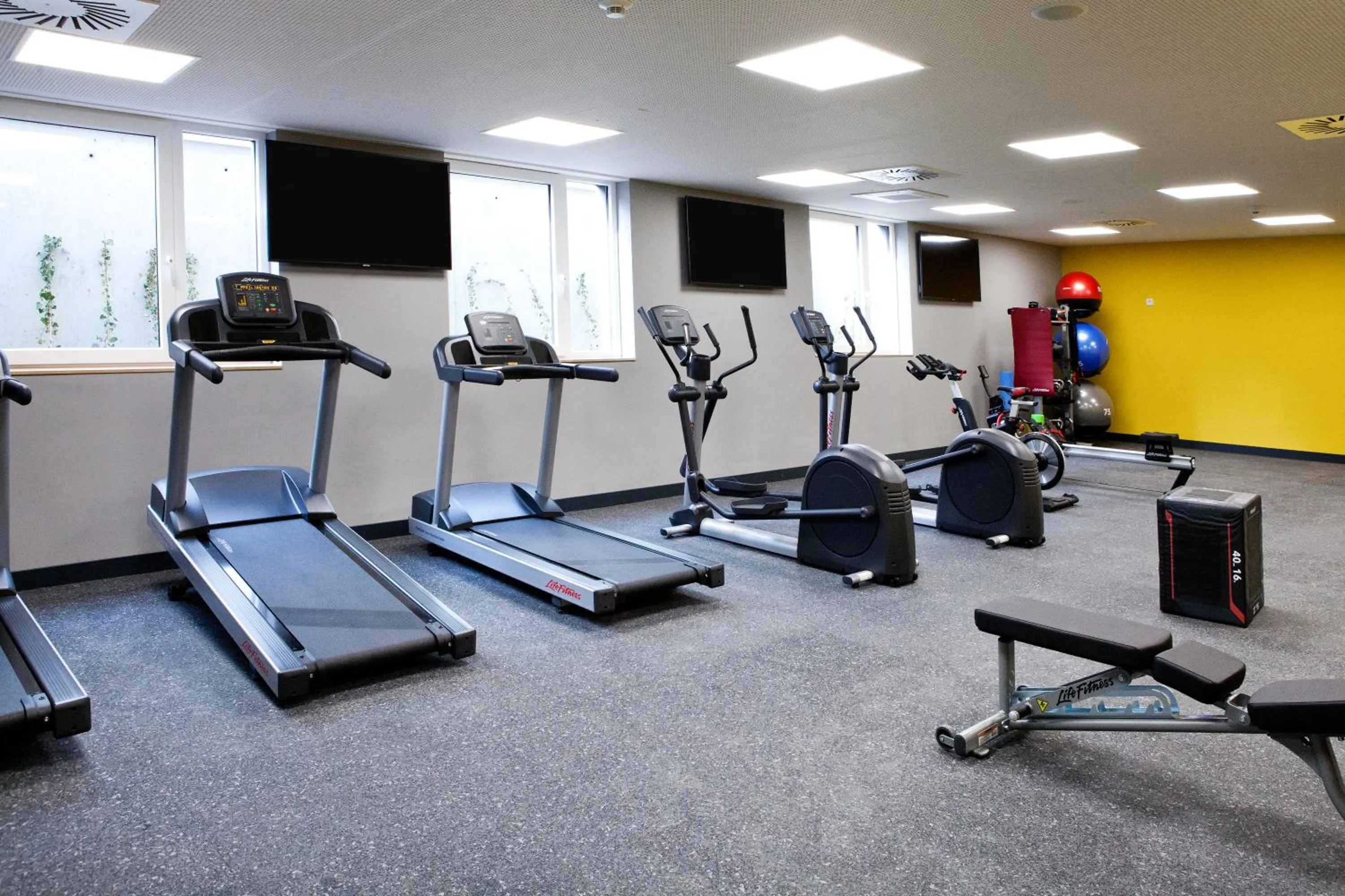 Fitness centre/facilities in Hampton by Hilton Munich Airport South