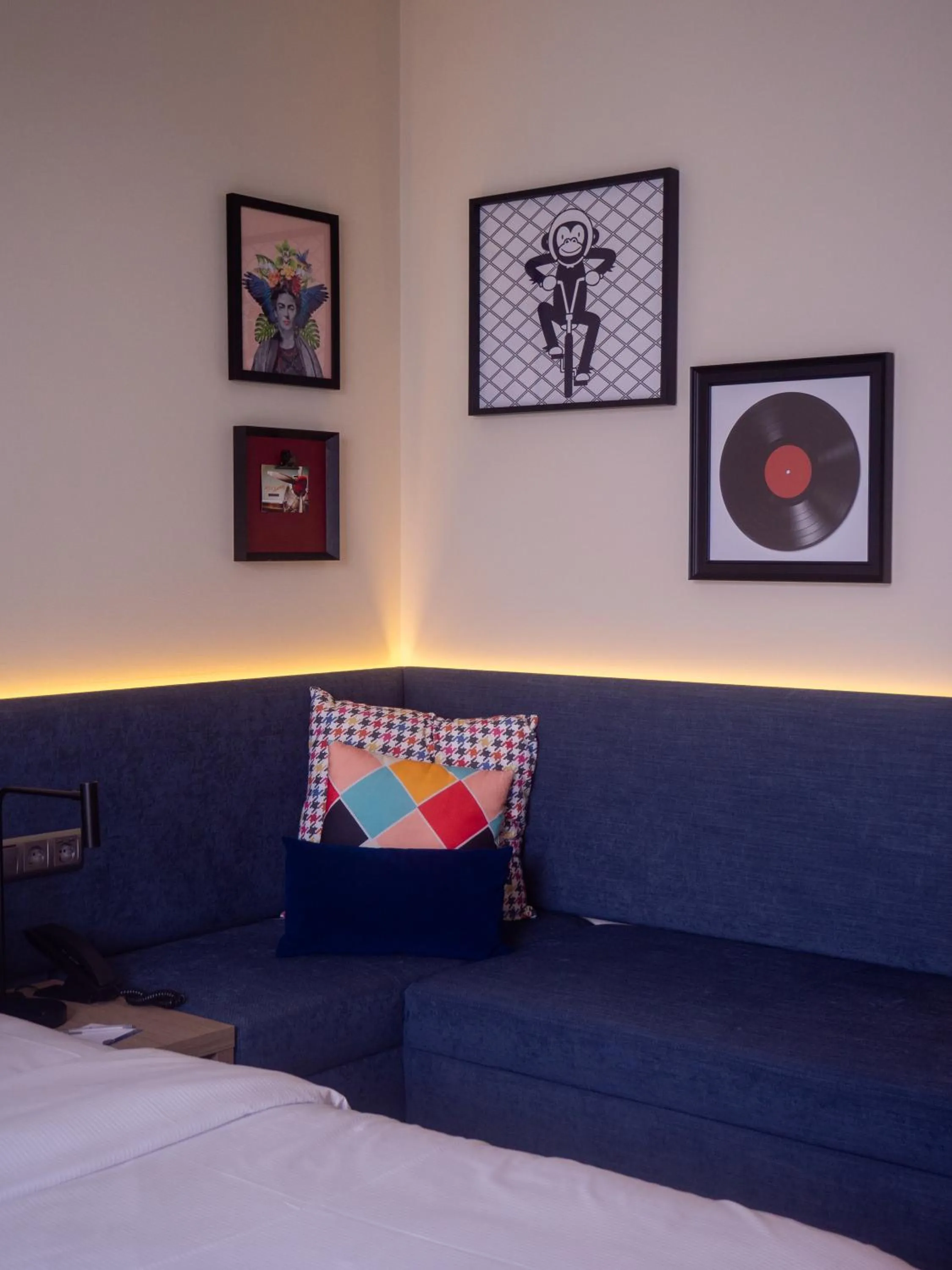 Photo of the whole room, Bed in Hampton by Hilton Munich Airport South