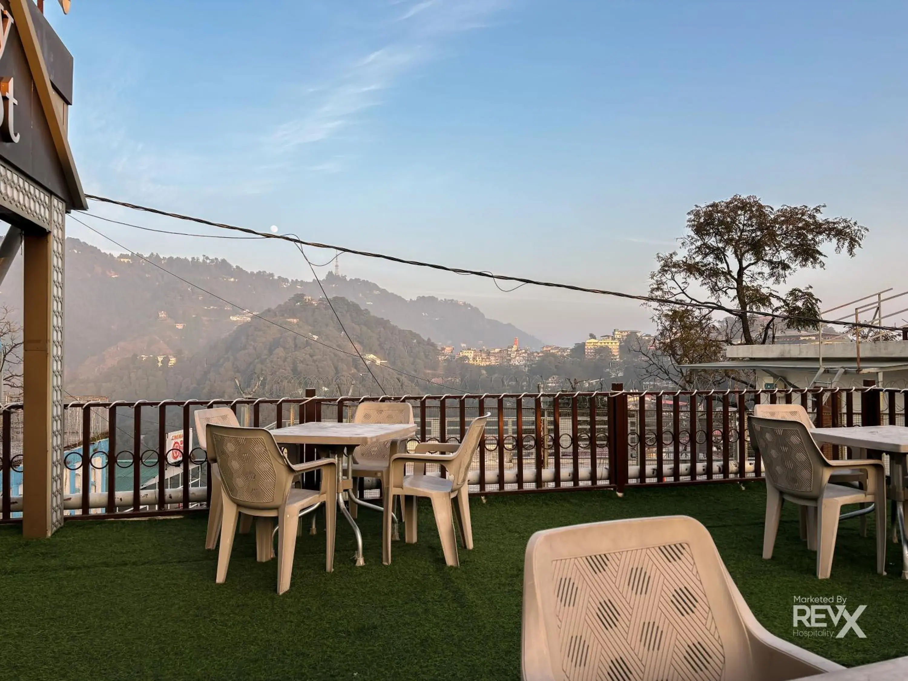 Mountain view in Hotel Sunny Cot - Free Mall Shuttle and Parking Mountain view in Hotel Sunny Cot - Free Mall Shuttle and Parking